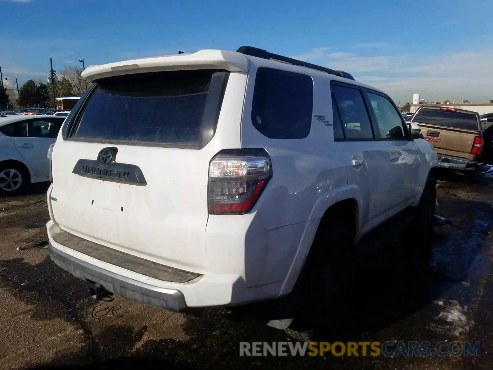 4 Фотография поврежденного автомобиля JTEBU5JR3K5650823 TOYOTA 4RUNNER SR 2019