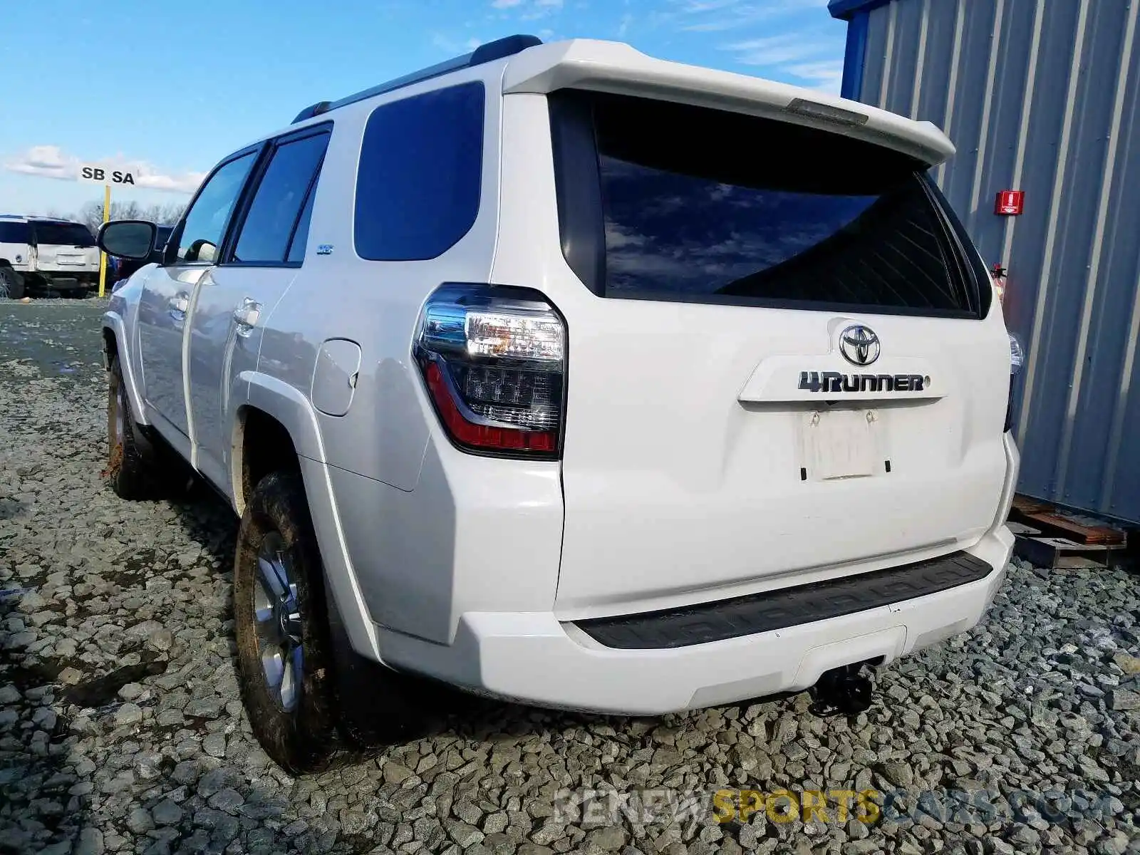 3 Фотография поврежденного автомобиля JTEBU5JR4K5653133 TOYOTA 4RUNNER SR 2019