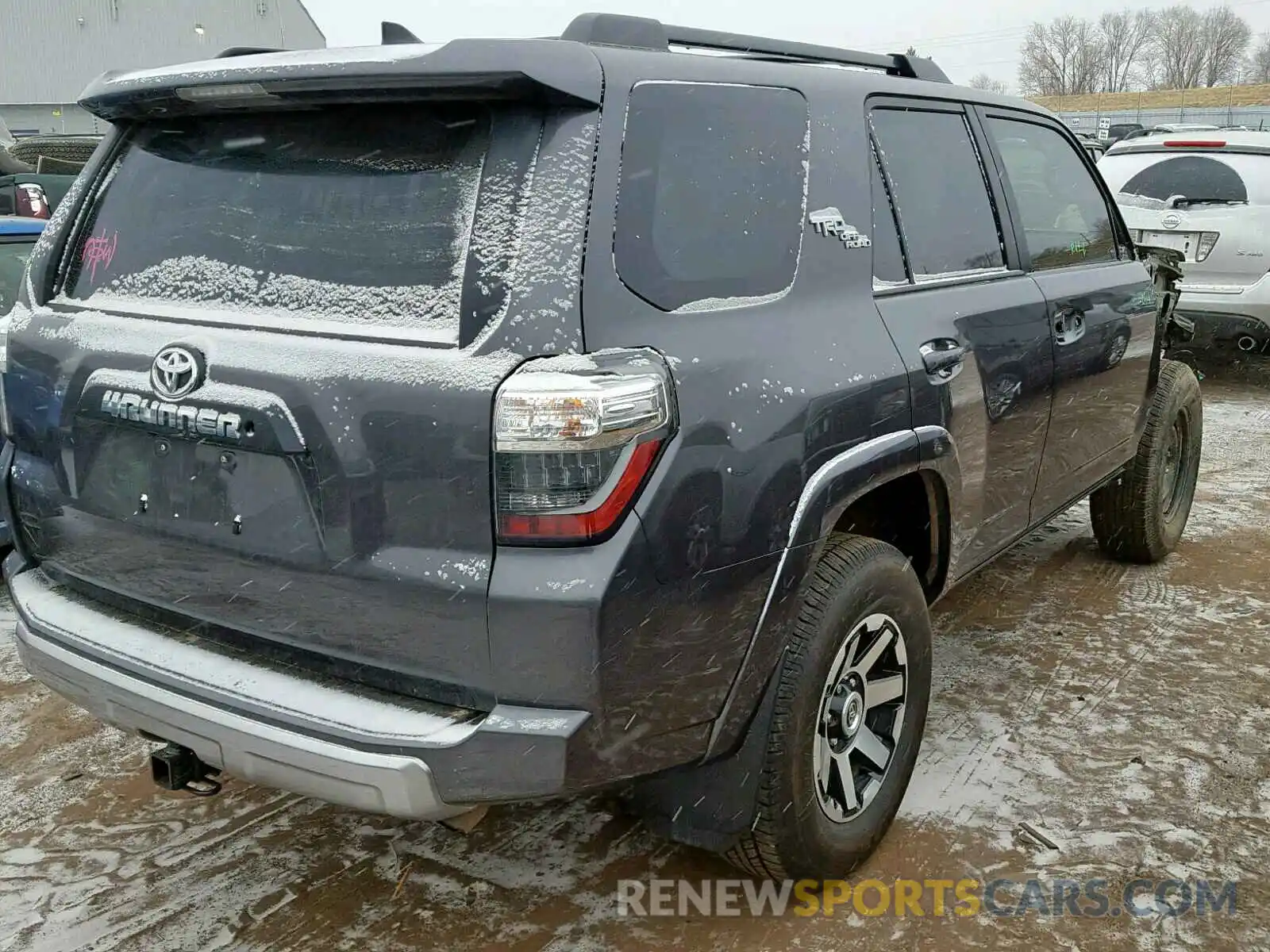 4 Фотография поврежденного автомобиля JTEBU5JR5K5614339 TOYOTA 4RUNNER SR 2019