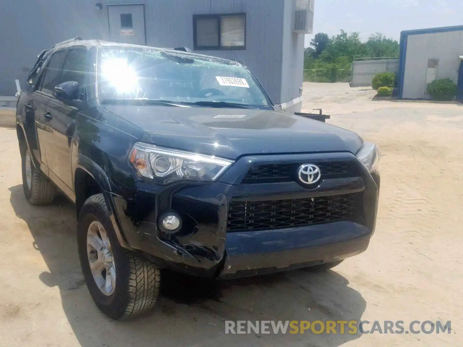 1 Фотография поврежденного автомобиля JTEBU5JR7K5638707 TOYOTA 4RUNNER SR 2019