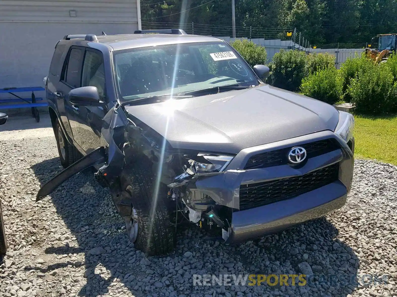 1 Фотография поврежденного автомобиля JTEBU5JR7K5672999 TOYOTA 4RUNNER SR 2019