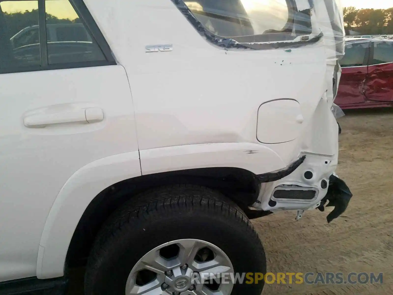 9 Photograph of a damaged car JTEBU5JR9K5645545 TOYOTA 4RUNNER SR 2019