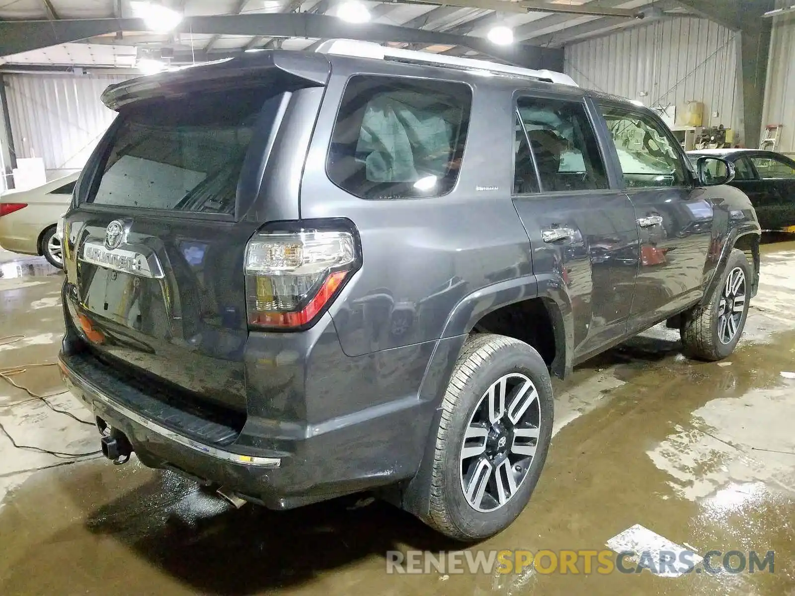 4 Фотография поврежденного автомобиля JTEBU5JRXK5619472 TOYOTA 4RUNNER SR 2019