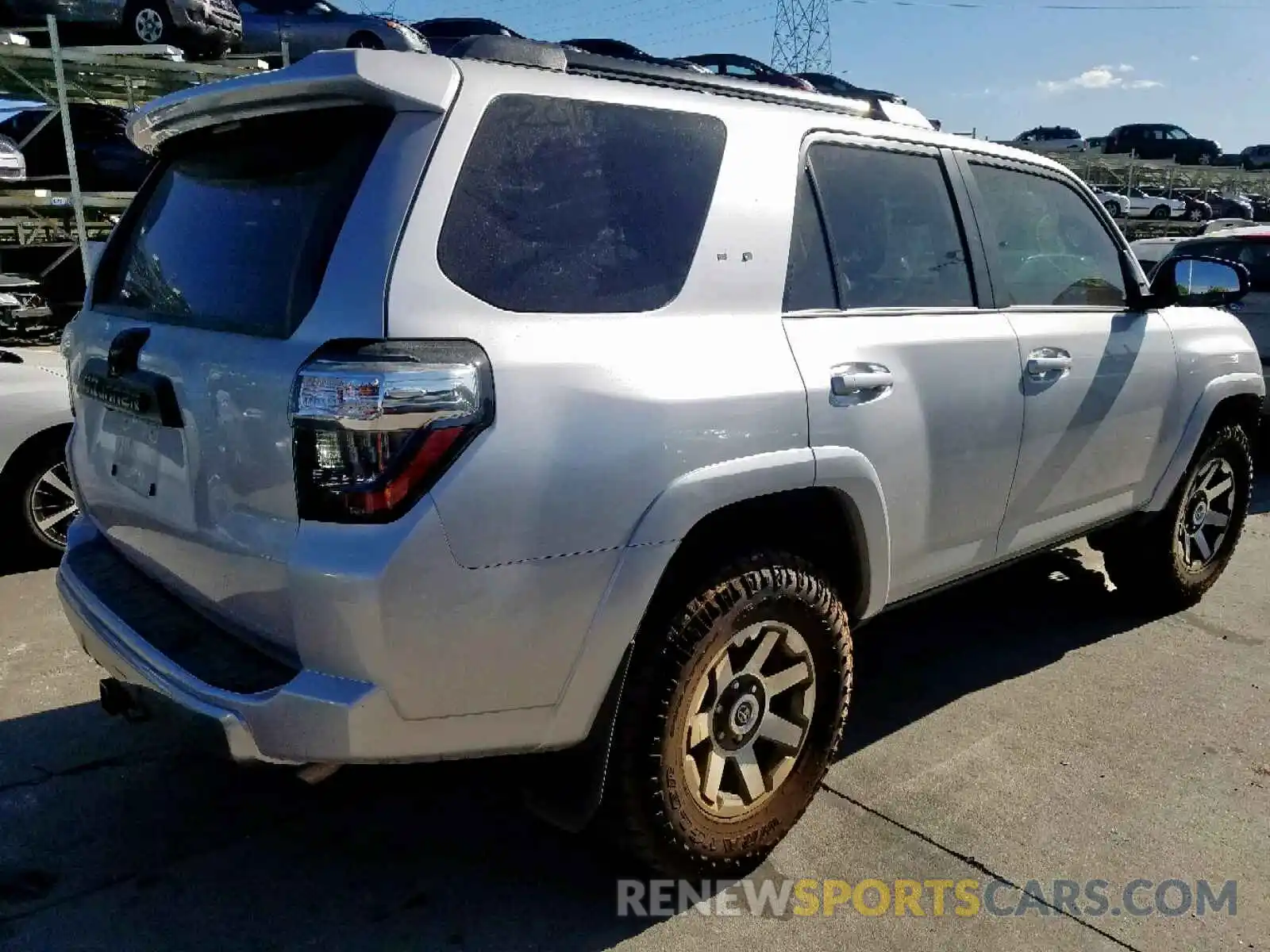 4 Фотография поврежденного автомобиля JTEBU5JRXK5628723 TOYOTA 4RUNNER SR 2019