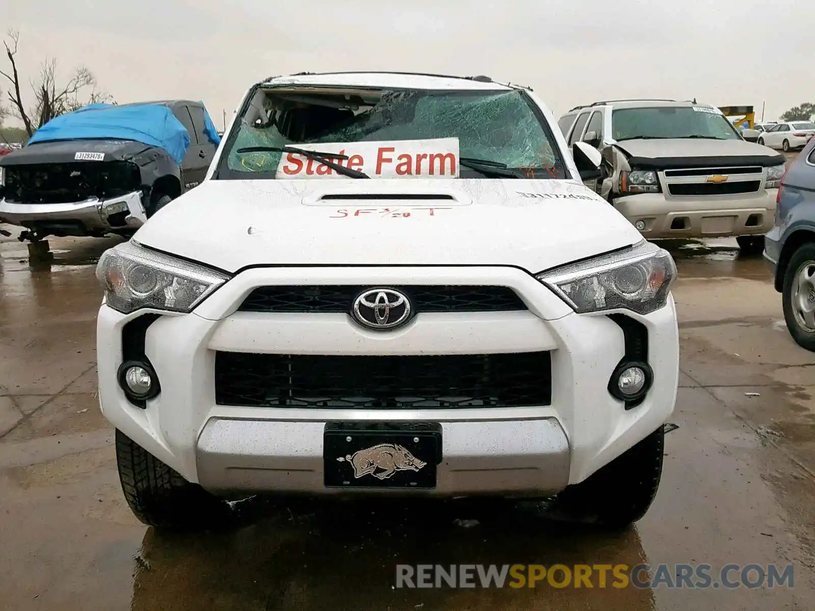 9 Photograph of a damaged car JTEBU5JRXK5643870 TOYOTA 4RUNNER SR 2019