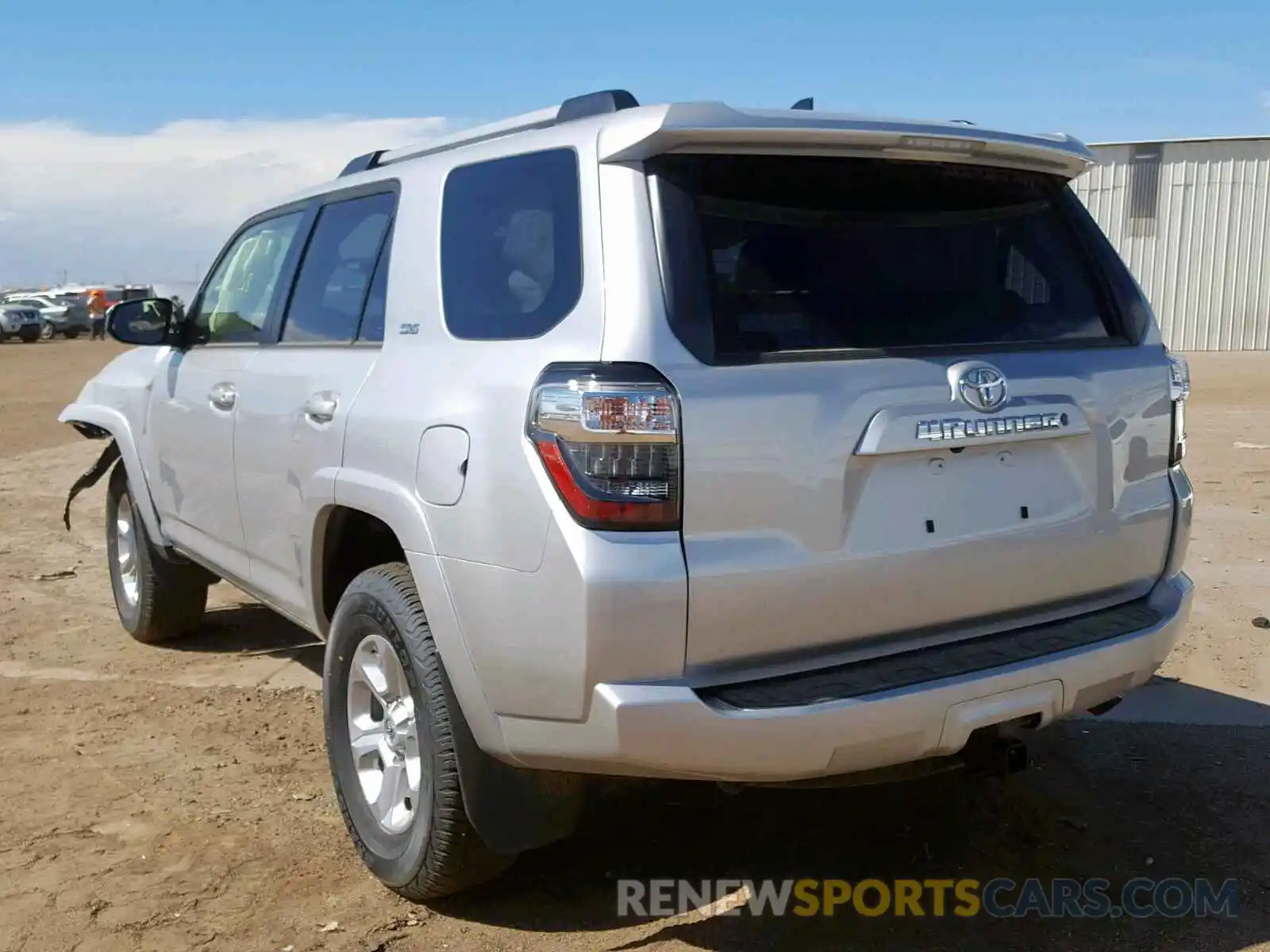 3 Фотография поврежденного автомобиля JTEBU5JRXK5644341 TOYOTA 4RUNNER SR 2019