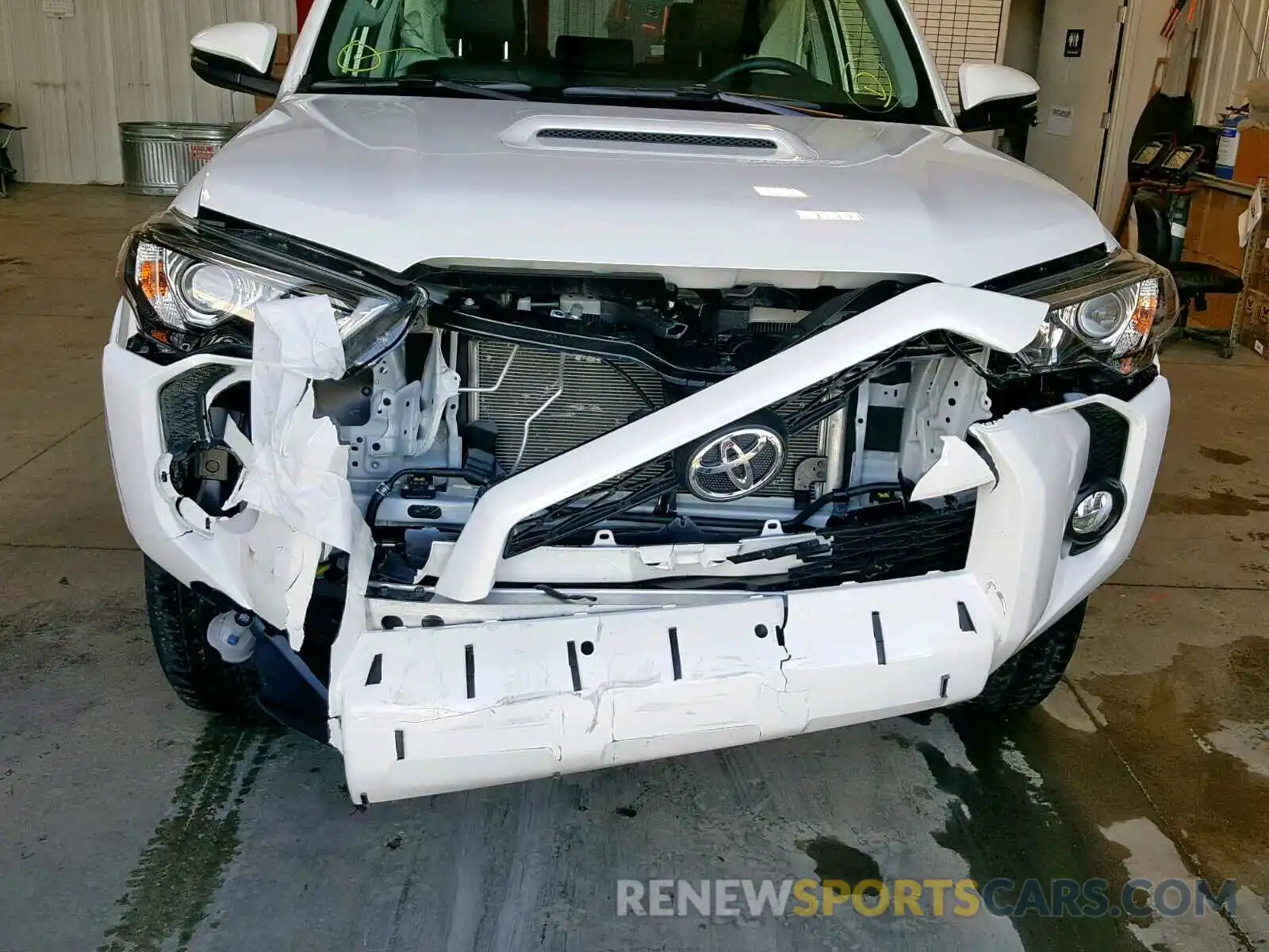 9 Photograph of a damaged car JTEBU5JRXK5644470 TOYOTA 4RUNNER SR 2019