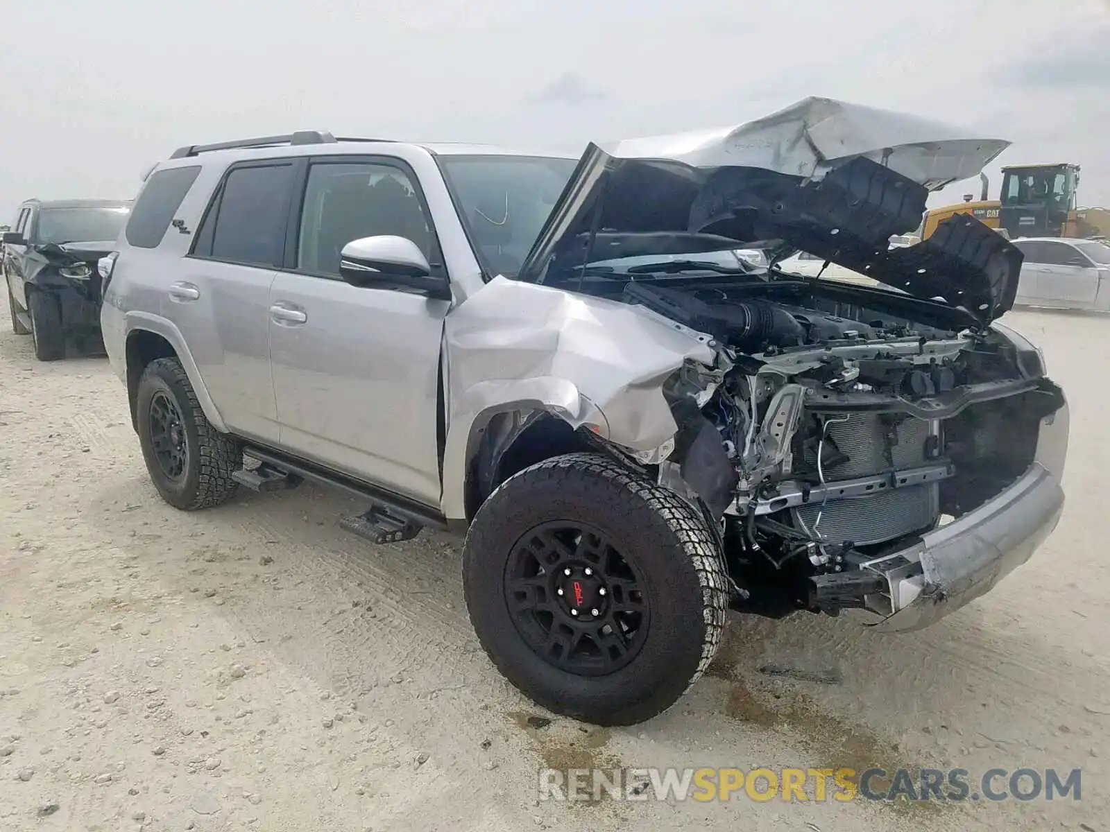 1 Фотография поврежденного автомобиля JTEBU5JRXK5649894 TOYOTA 4RUNNER SR 2019