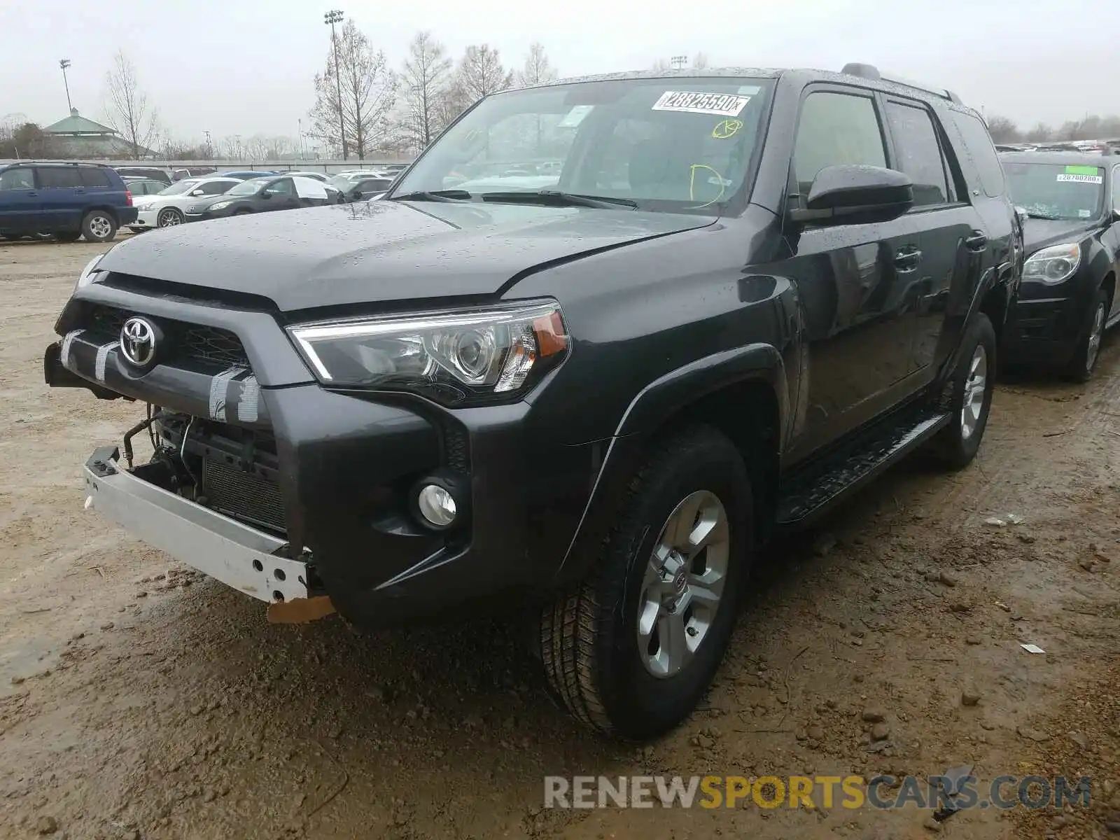 2 Фотография поврежденного автомобиля JTEBU5JRXK5662211 TOYOTA 4RUNNER SR 2019