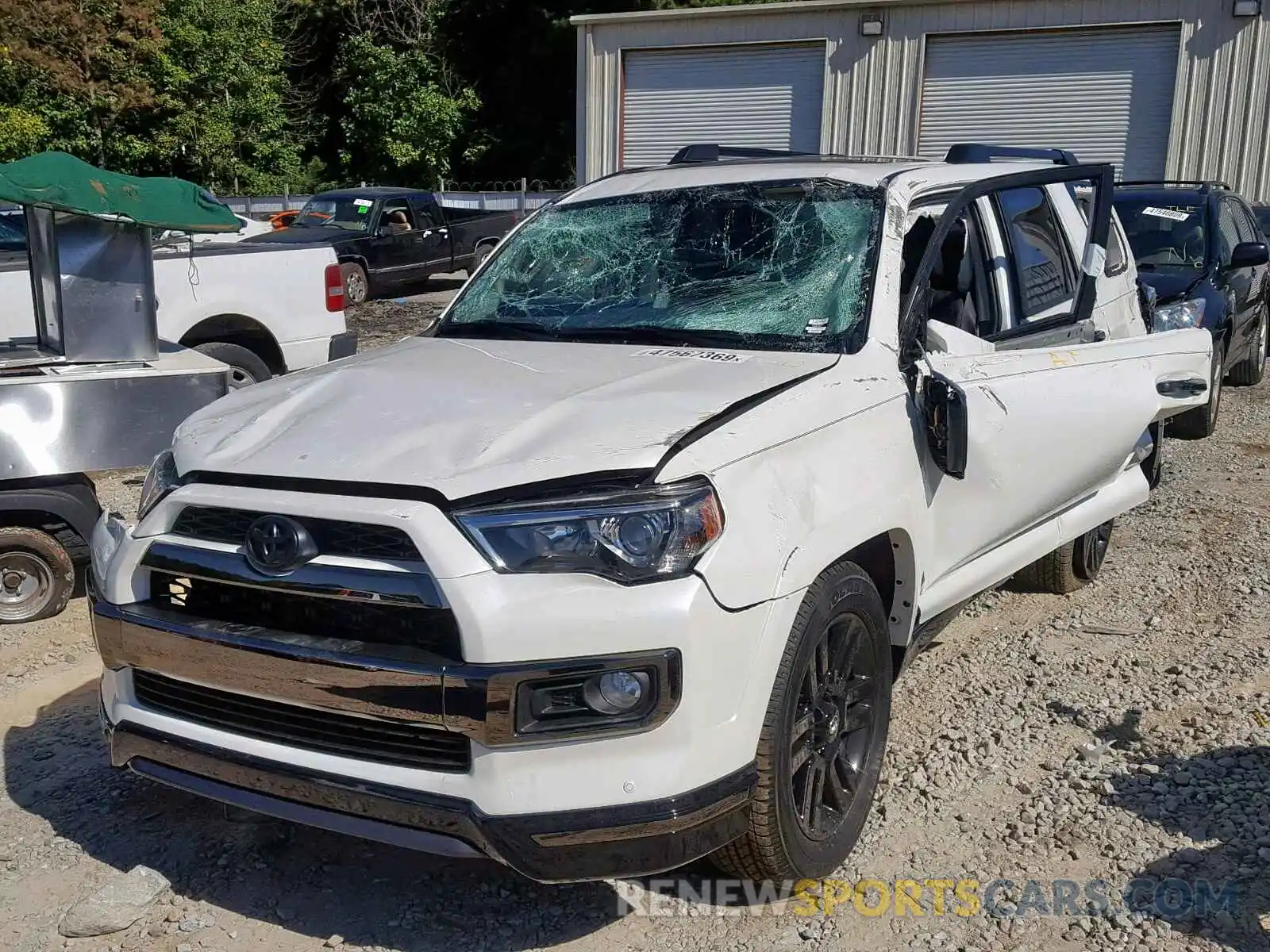 2 Фотография поврежденного автомобиля JTEZU5JR0K5210380 TOYOTA 4RUNNER SR 2019