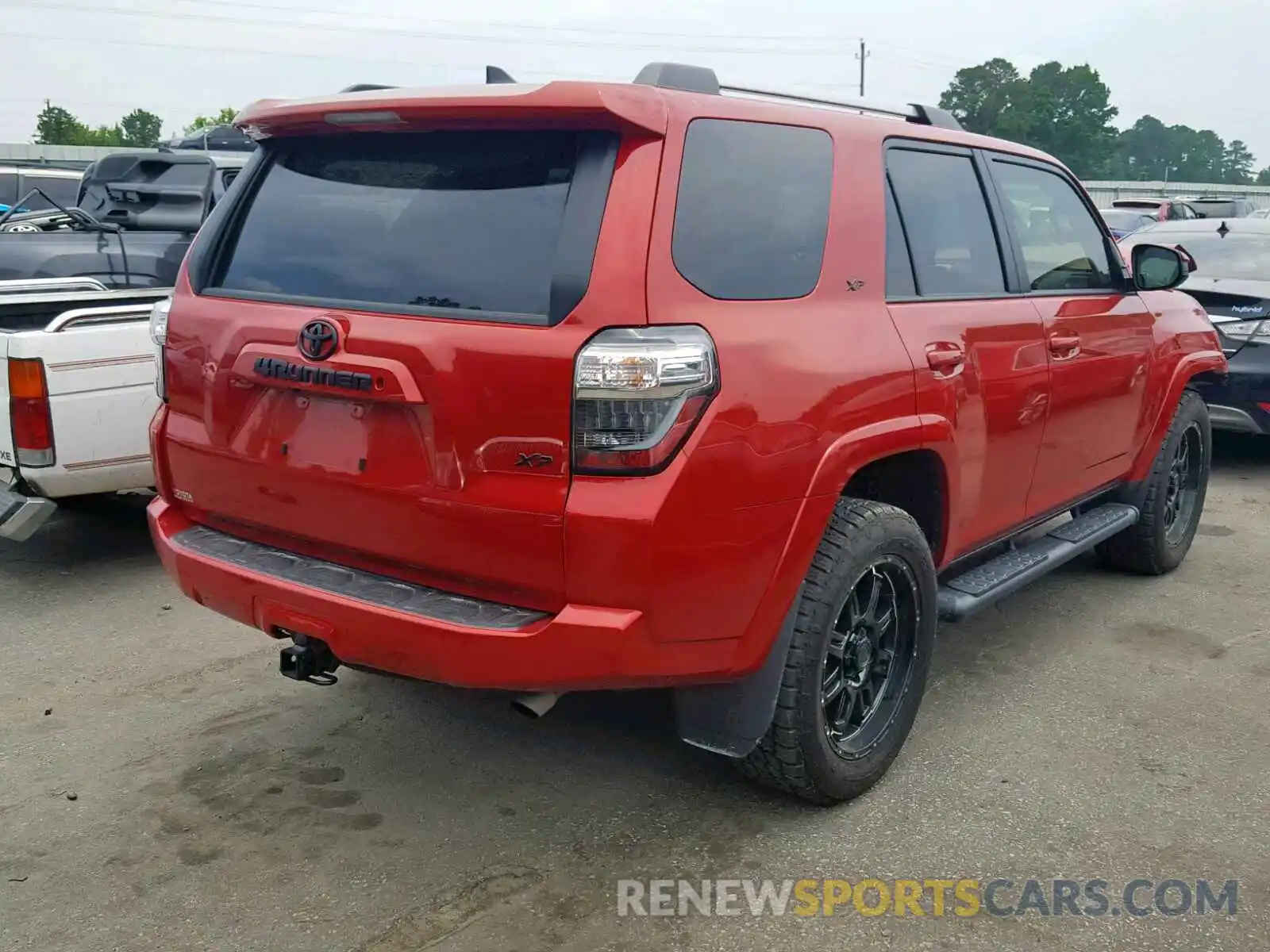 4 Photograph of a damaged car JTEZU5JR1K5192729 TOYOTA 4RUNNER SR 2019