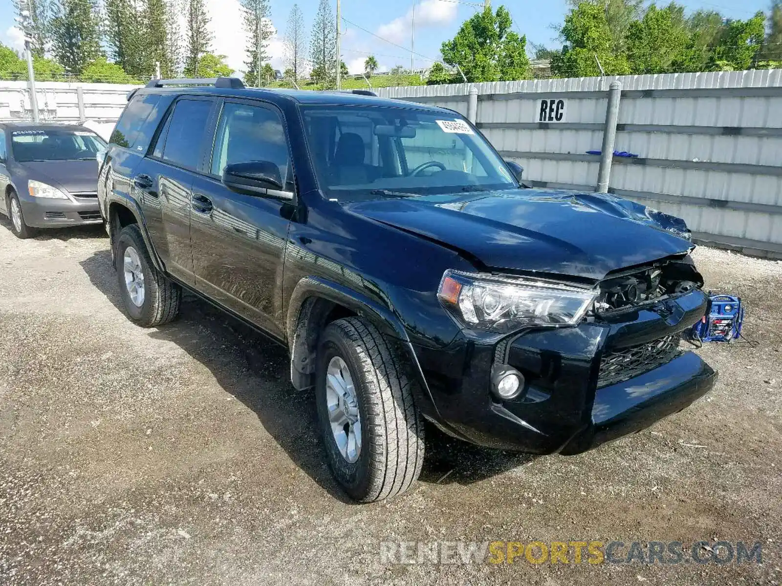 1 Photograph of a damaged car JTEZU5JR2K5195364 TOYOTA 4RUNNER SR 2019