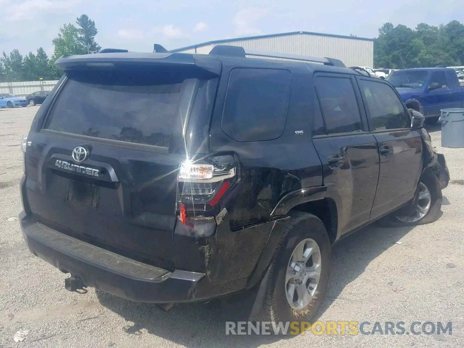 4 Photograph of a damaged car JTEZU5JR2K5196661 TOYOTA 4RUNNER SR 2019