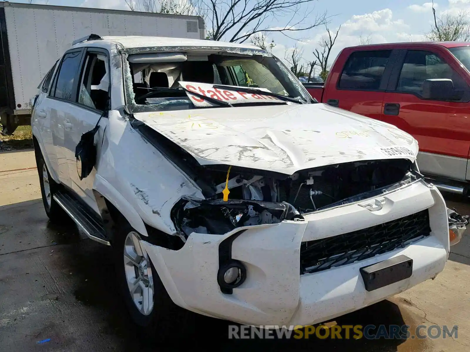 1 Photograph of a damaged car JTEZU5JR6K5199997 TOYOTA 4RUNNER SR 2019