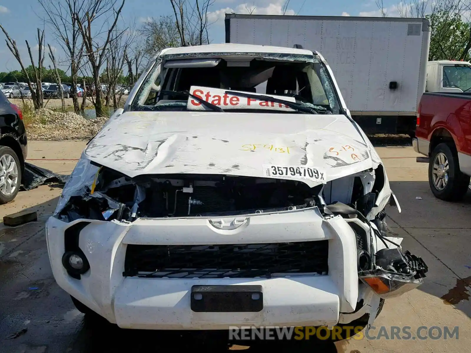 10 Photograph of a damaged car JTEZU5JR6K5199997 TOYOTA 4RUNNER SR 2019