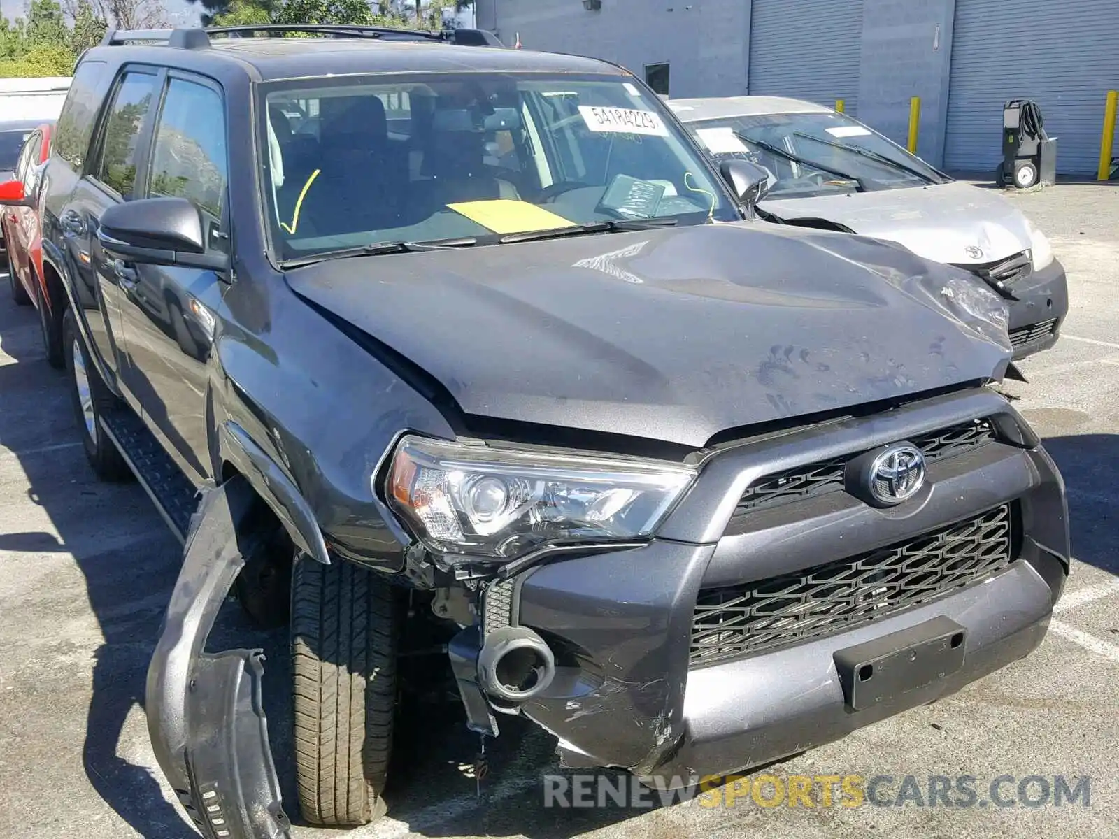 1 Фотография поврежденного автомобиля JTEZU5JR6K5205958 TOYOTA 4RUNNER SR 2019