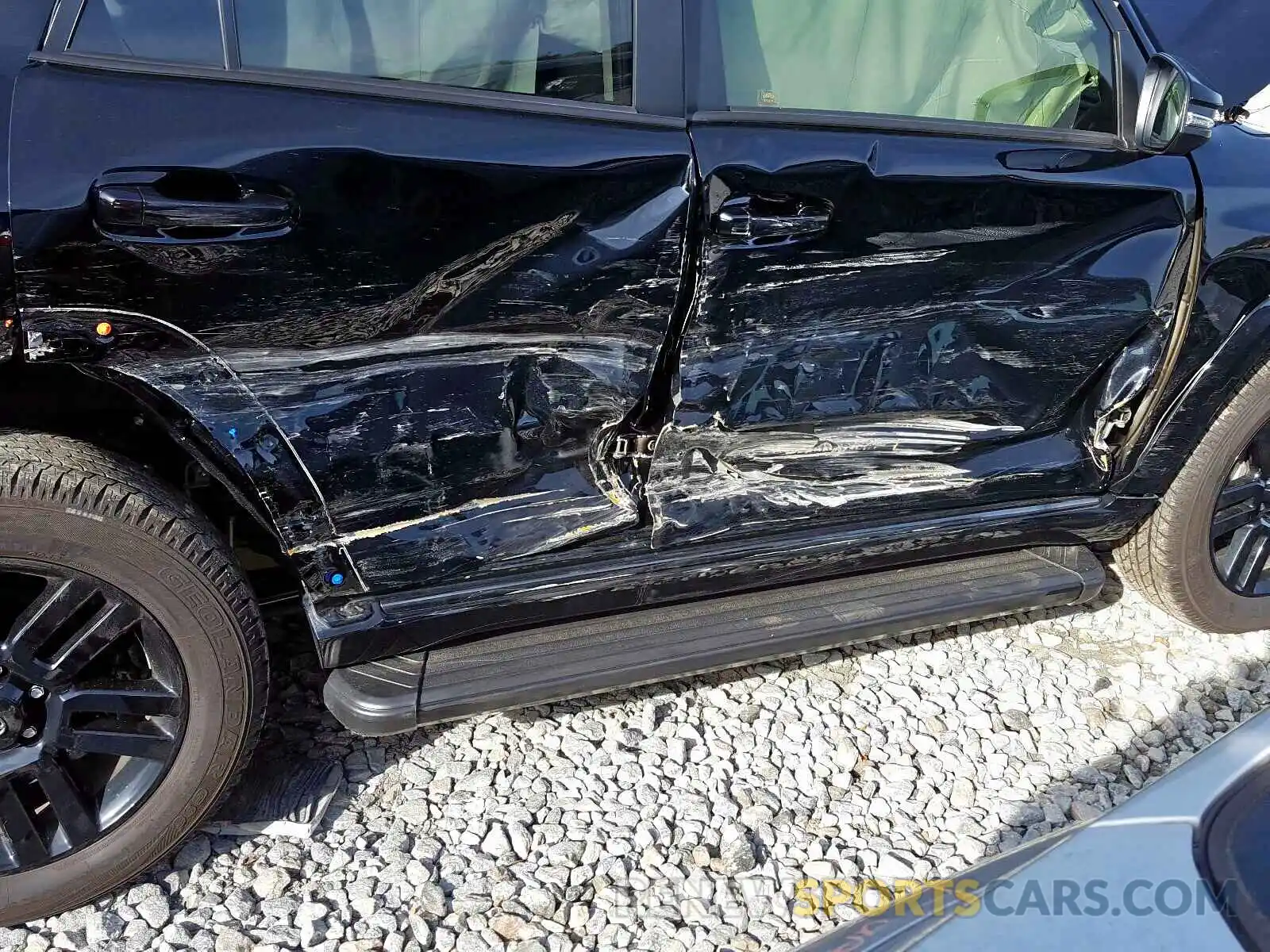 9 Фотография поврежденного автомобиля JTEZU5JR7K5204012 TOYOTA 4RUNNER SR 2019