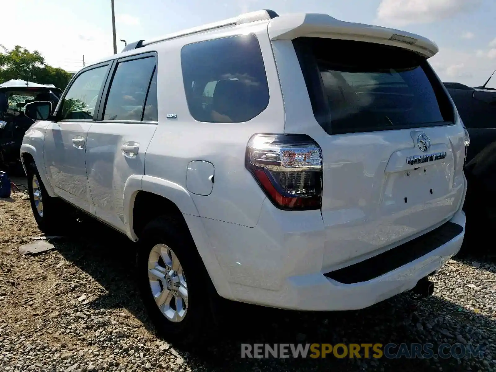 3 Photograph of a damaged car JTEZU5JRXK5196732 TOYOTA 4RUNNER SR 2019