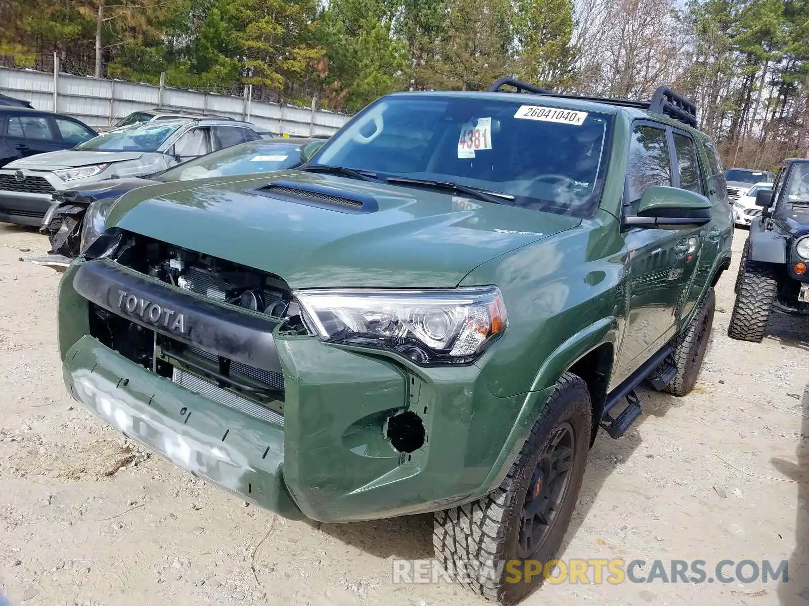 2 Фотография поврежденного автомобиля JTEBU5JR5L5739357 TOYOTA 4RUNNER SR 2020