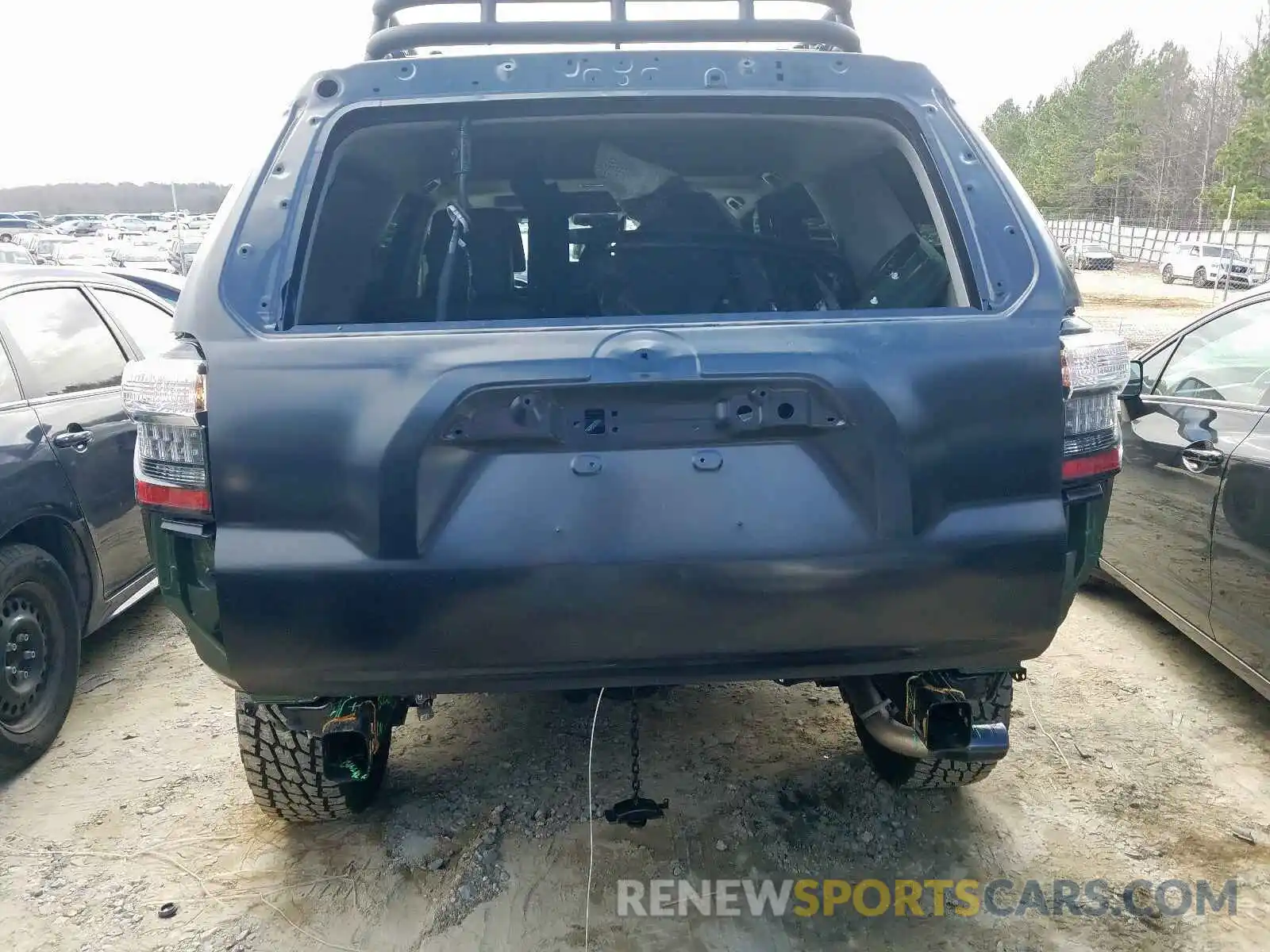 9 Photograph of a damaged car JTEBU5JR5L5739357 TOYOTA 4RUNNER SR 2020