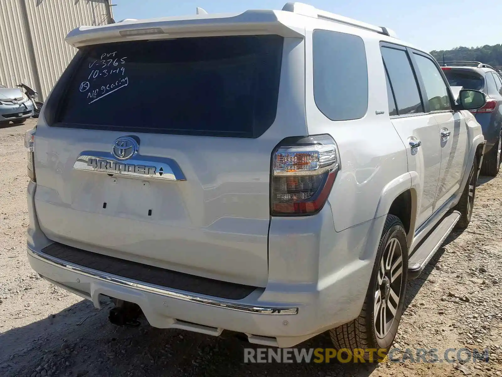 4 Photograph of a damaged car JTEZU5JR0L5213765 TOYOTA 4RUNNER SR 2020