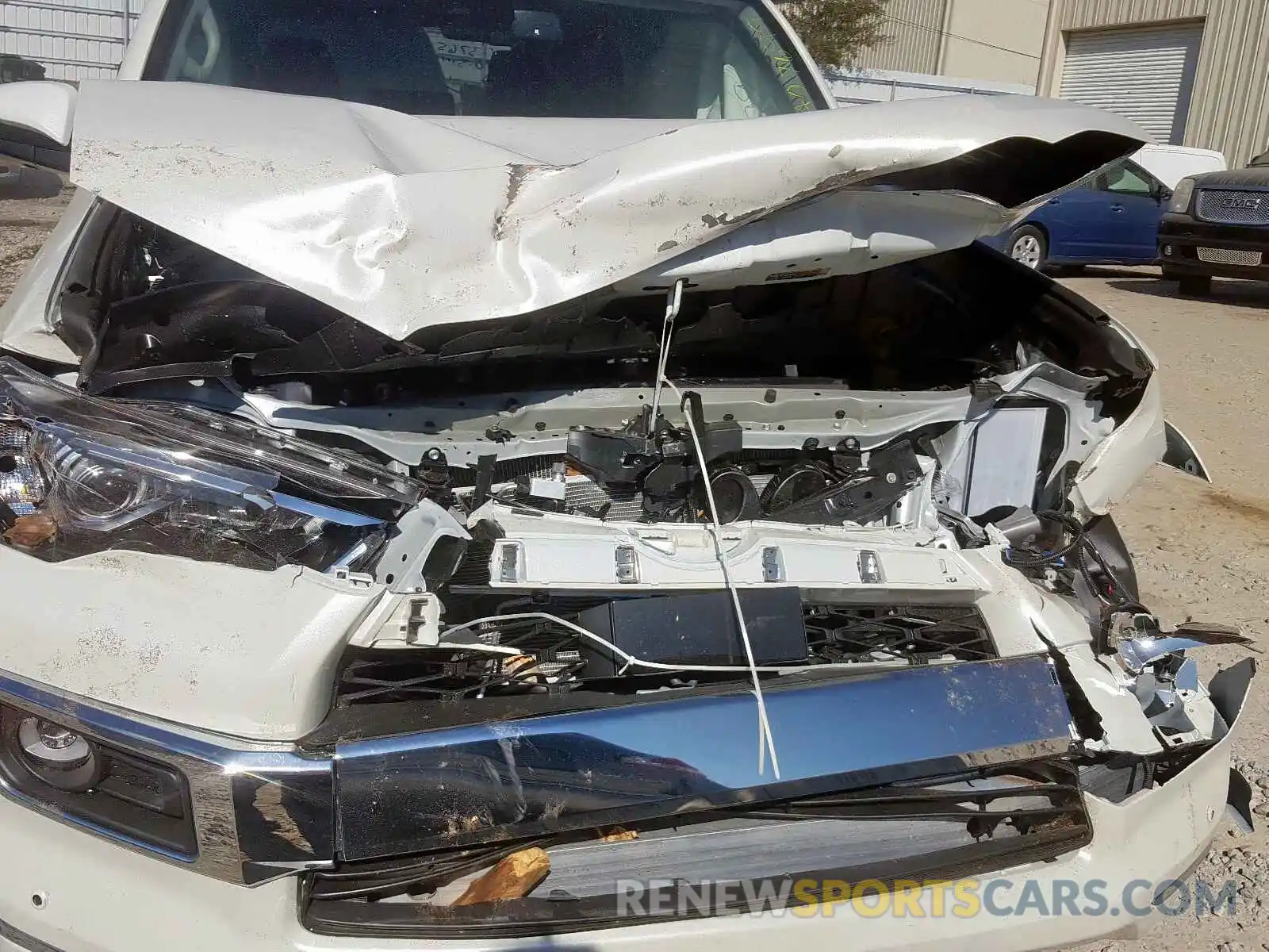 9 Photograph of a damaged car JTEZU5JR0L5213765 TOYOTA 4RUNNER SR 2020