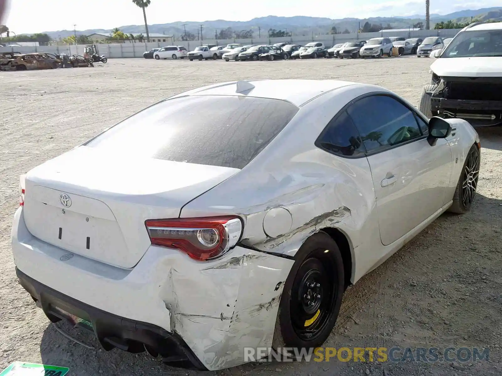 4 Photograph of a damaged car JF1ZNAA10K8701041 TOYOTA 86 2019