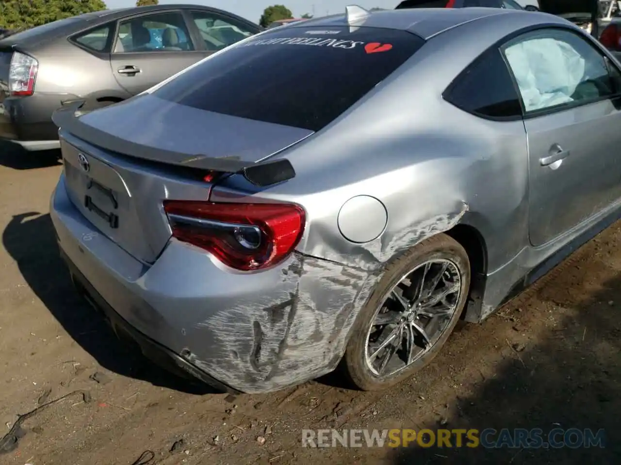 9 Photograph of a damaged car JF1ZNAA12K8702711 TOYOTA 86 2019