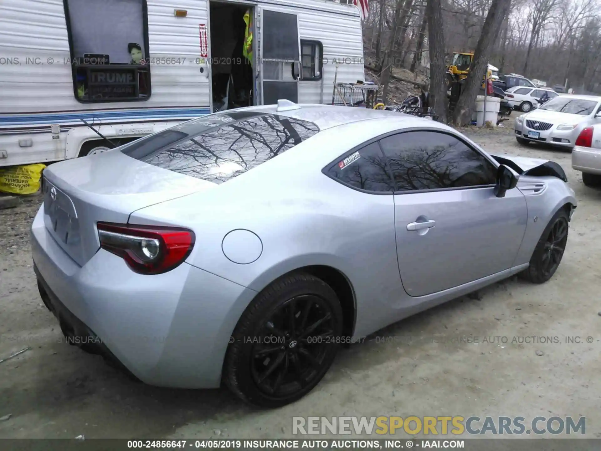 4 Фотография поврежденного автомобиля JF1ZNAA16K8700833 TOYOTA 86 2019