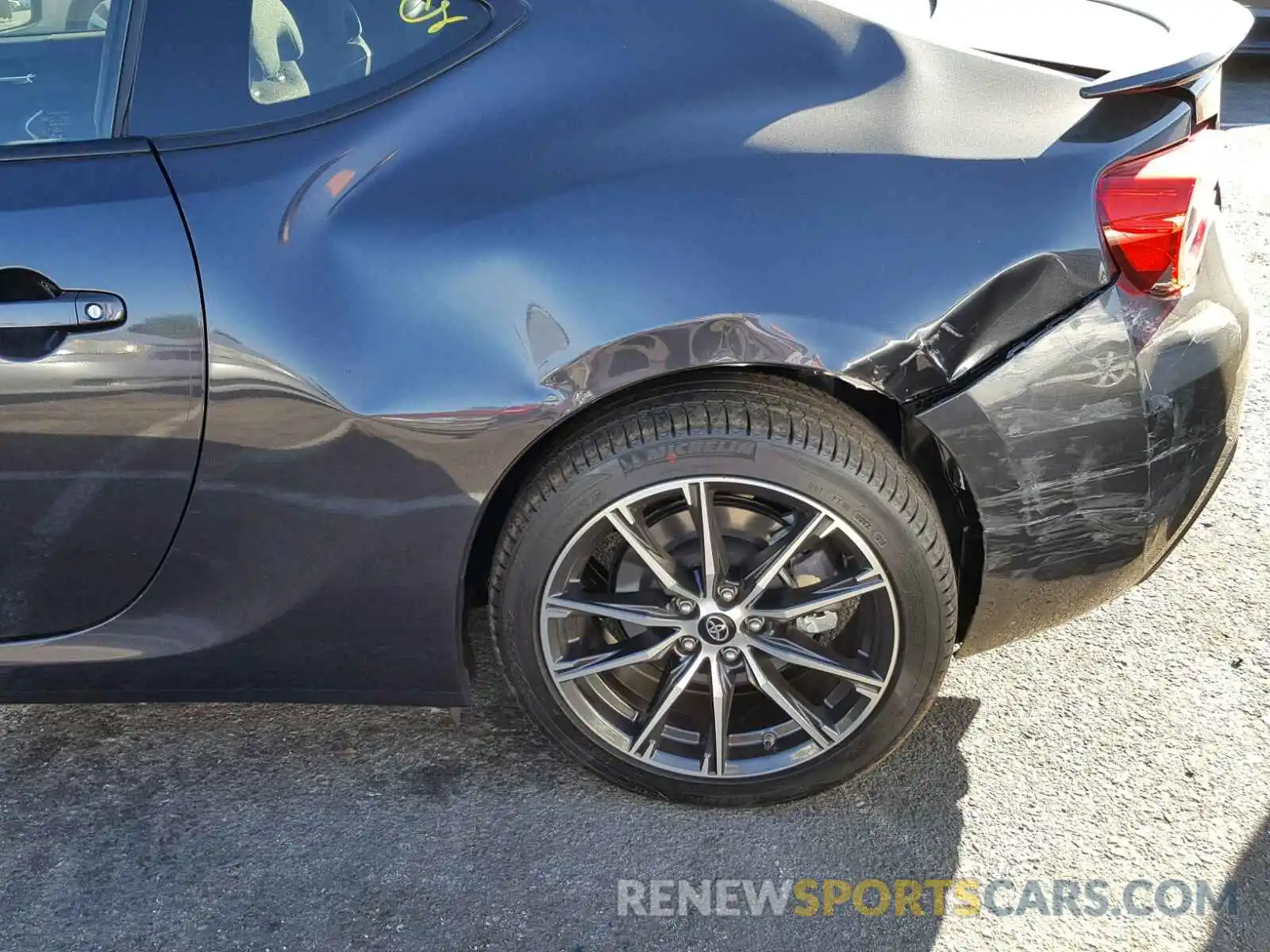 9 Photograph of a damaged car JF1ZNAA16K8702551 TOYOTA 86 2019