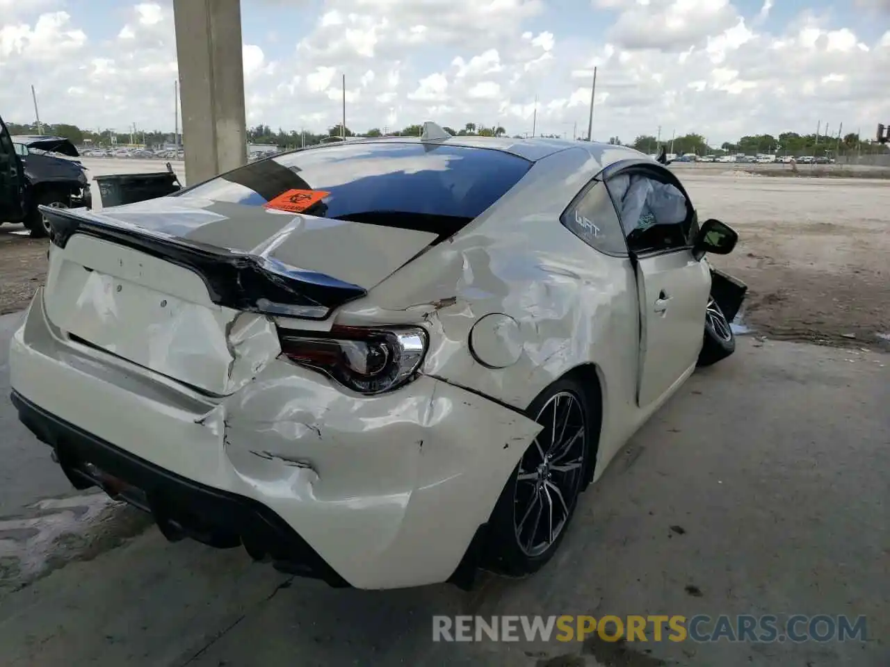 4 Photograph of a damaged car JF1ZNAA18K8700350 TOYOTA 86 2019