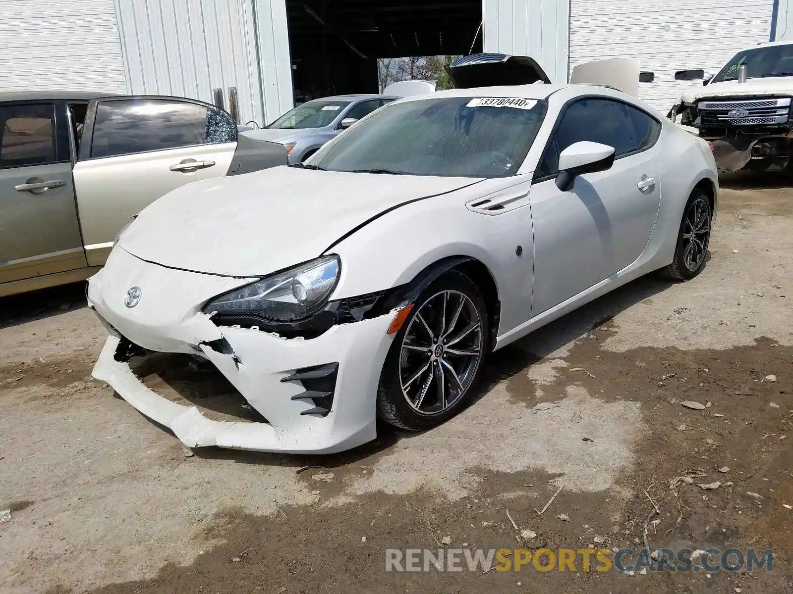 2 Фотография поврежденного автомобиля JF1ZNAA18K8702440 TOYOTA 86 2019