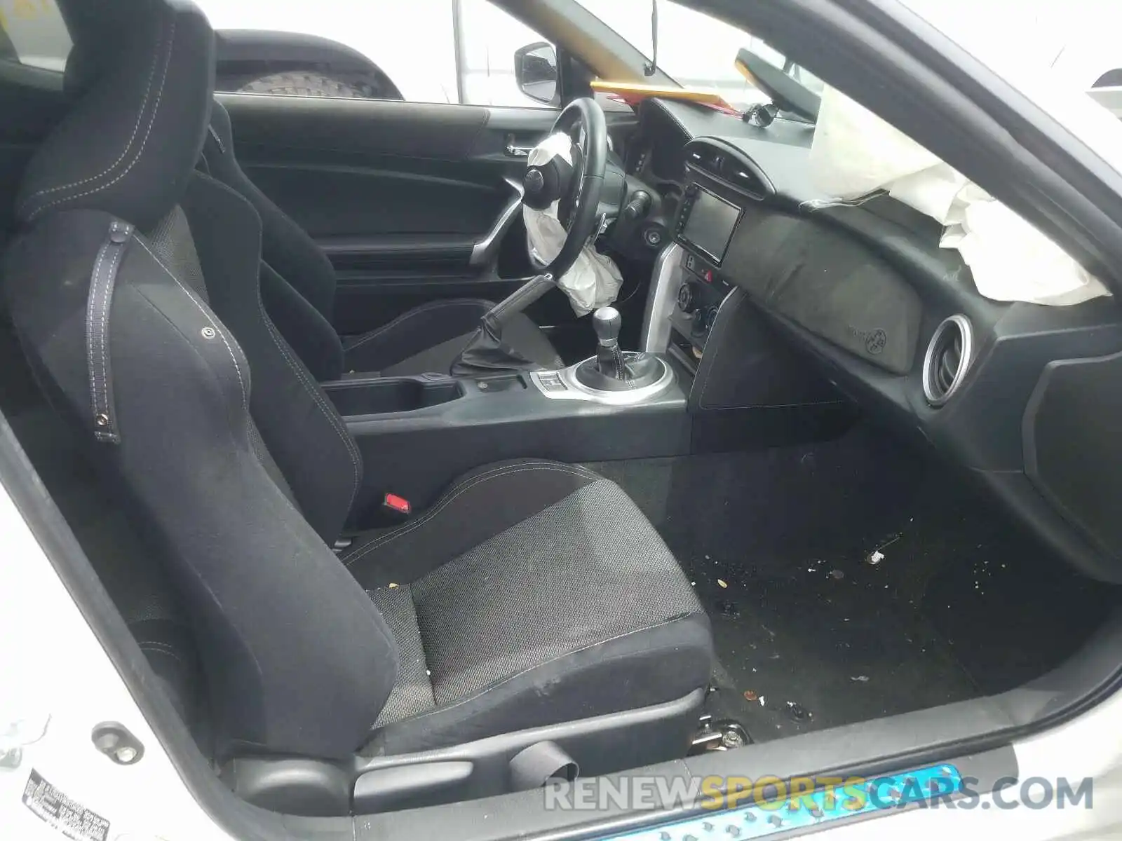 5 Photograph of a damaged car JF1ZNAA19K8704066 TOYOTA 86 2019