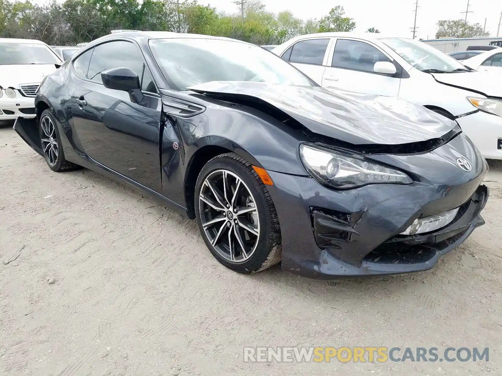 1 Photograph of a damaged car JF1ZNAA1XK8701662 TOYOTA 86 2019