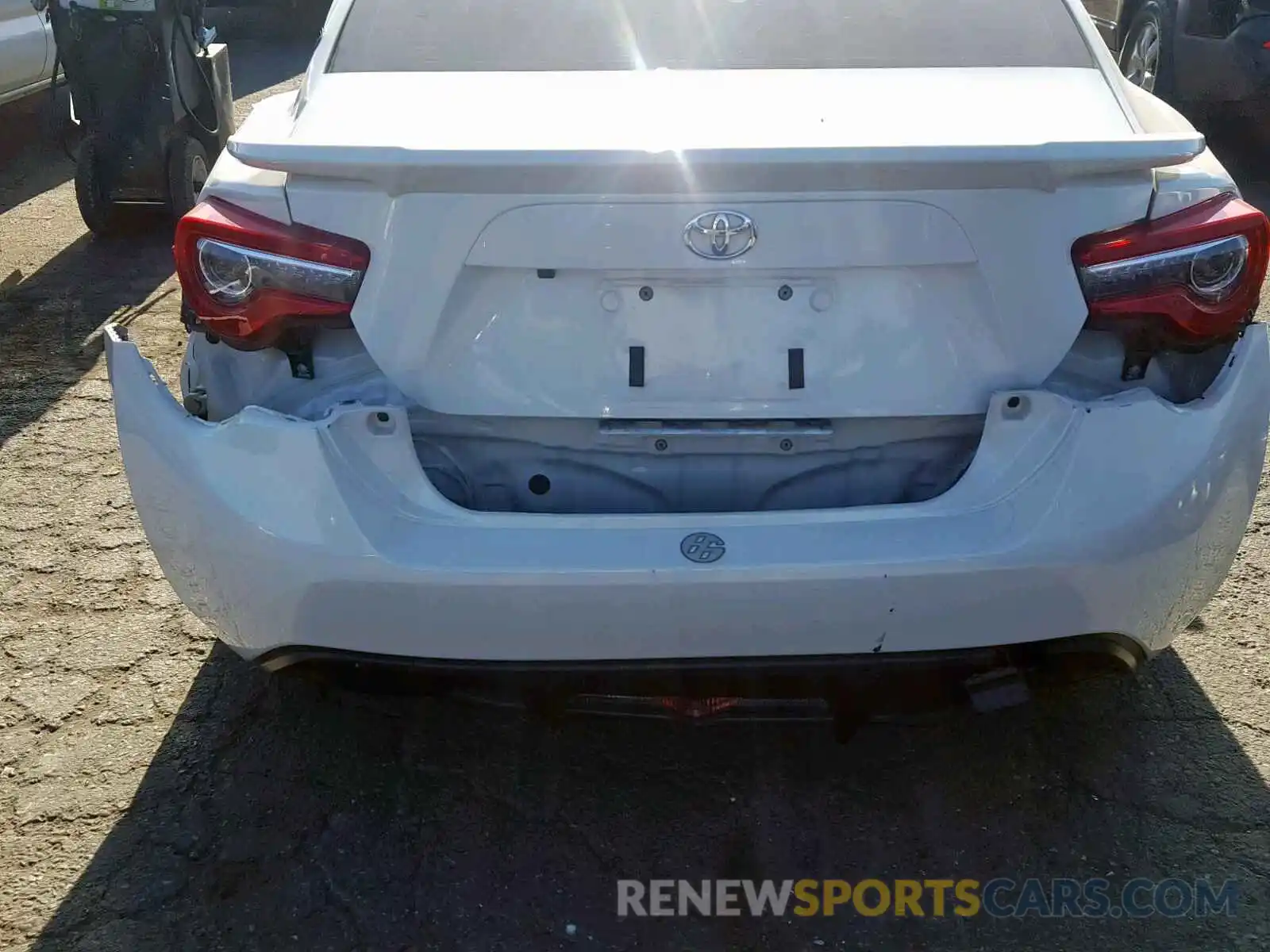 9 Photograph of a damaged car JF1ZNAA1XK8702343 TOYOTA 86 2019