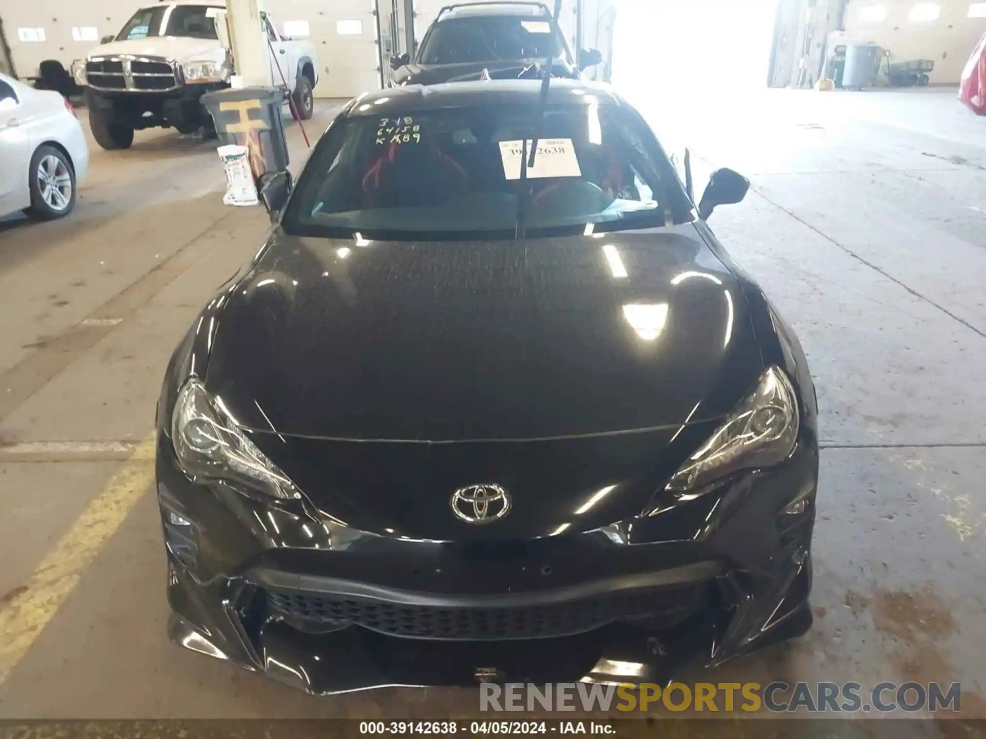 13 Photograph of a damaged car JF1ZNAE10K9702257 TOYOTA 86 2019