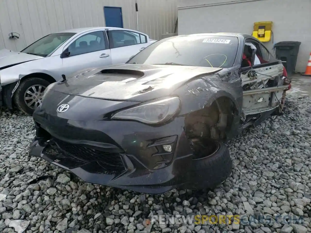 2 Photograph of a damaged car JF1ZNAE10K9702405 TOYOTA 86 2019