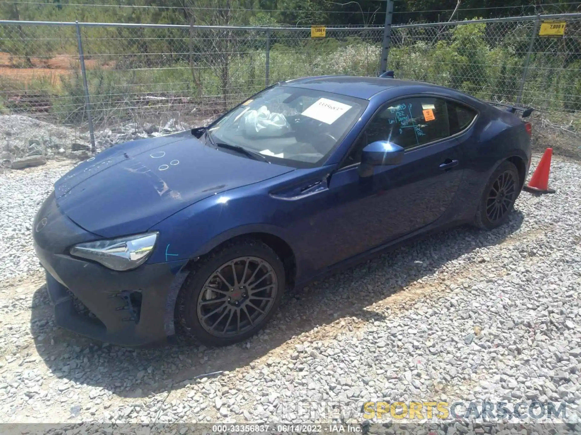 2 Photograph of a damaged car JF1ZNAE10K9703215 TOYOTA 86 2019