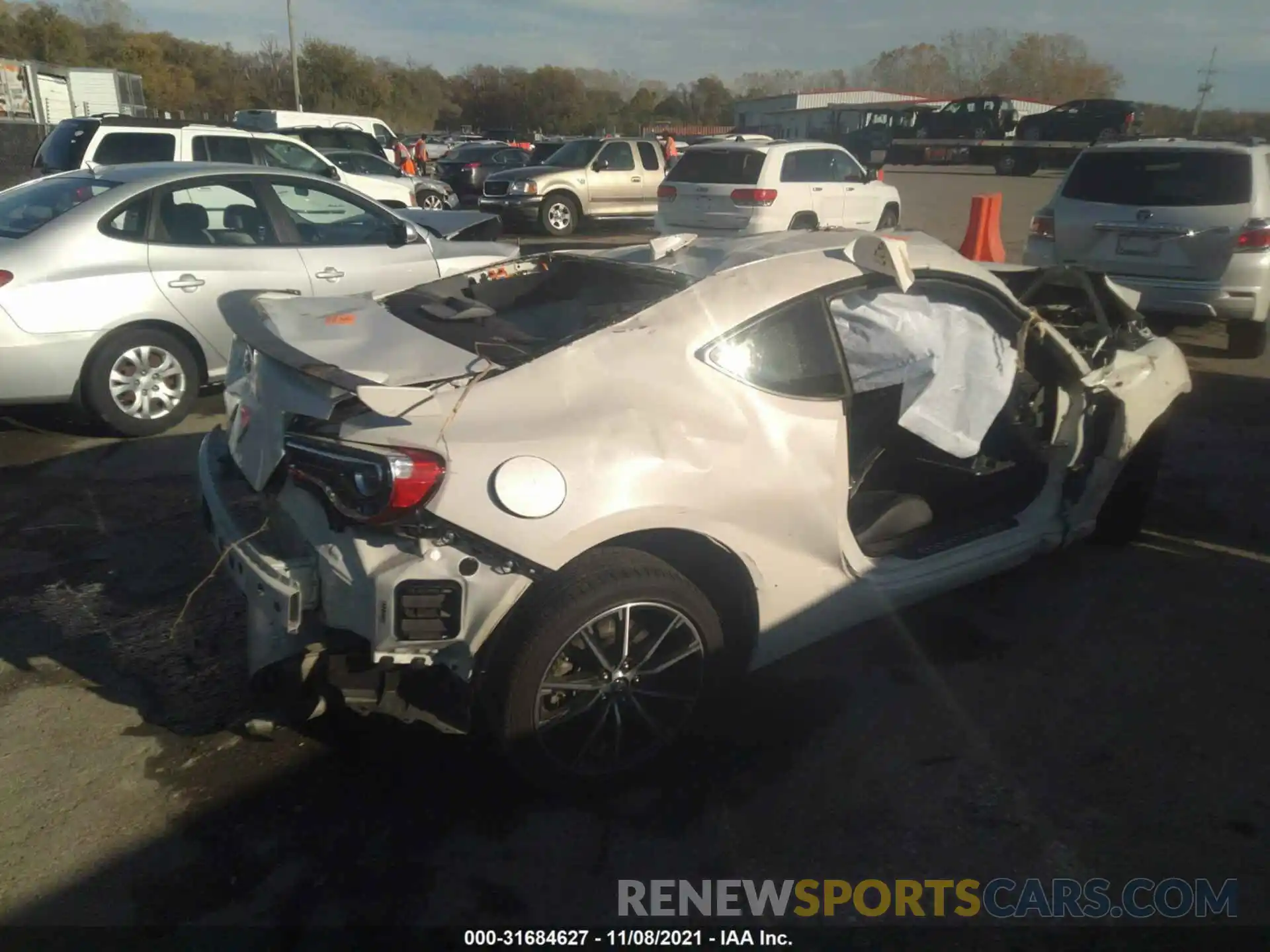 4 Photograph of a damaged car JF1ZNAE11K8702130 TOYOTA 86 2019