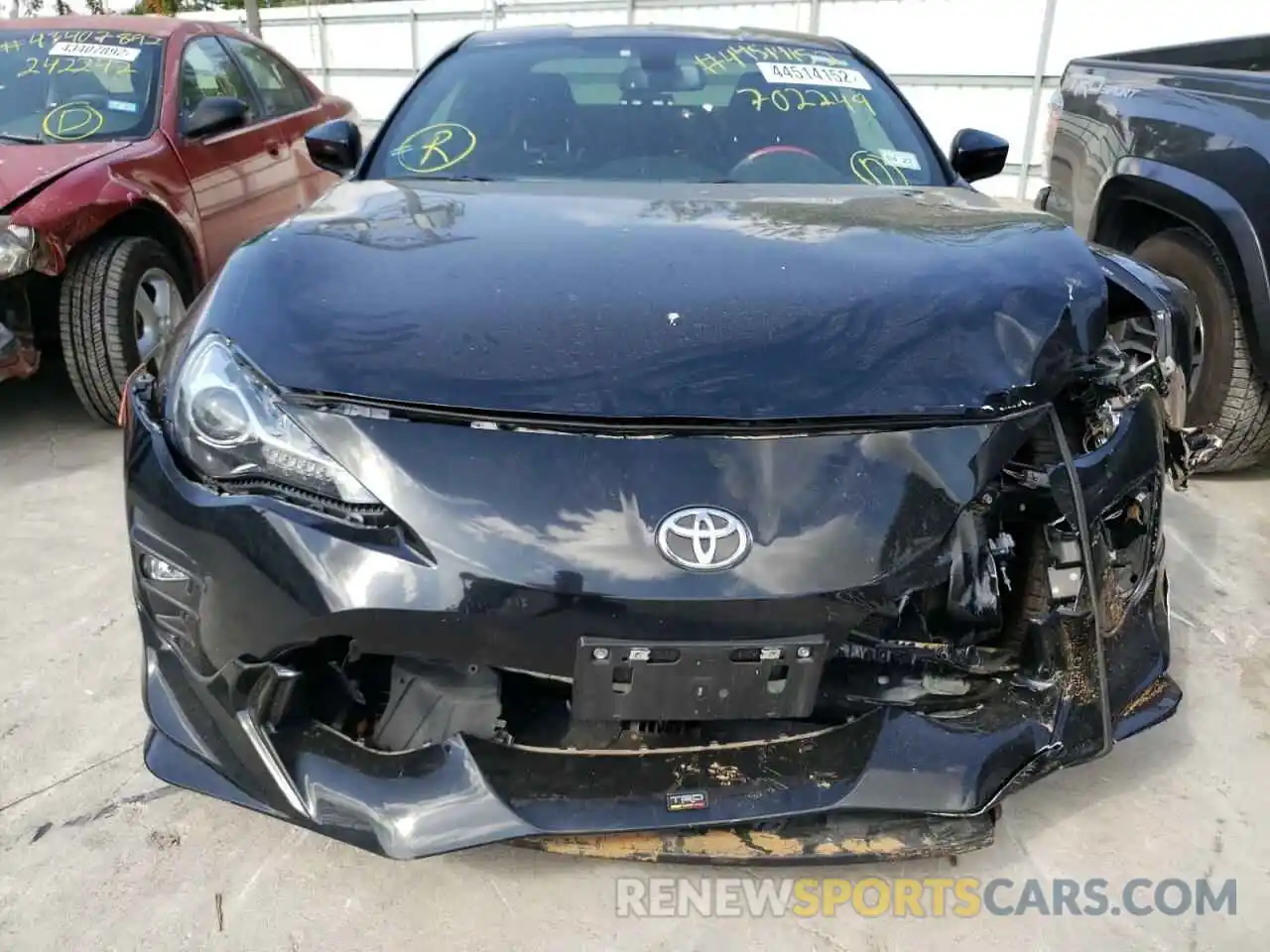 9 Photograph of a damaged car JF1ZNAE11K9702249 TOYOTA 86 2019