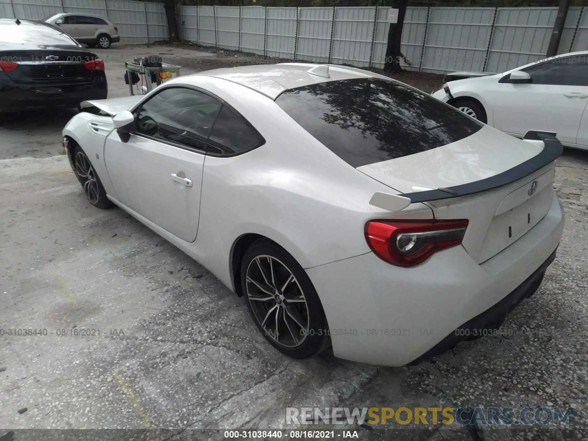 3 Photograph of a damaged car JF1ZNAE11K9703255 TOYOTA 86 2019