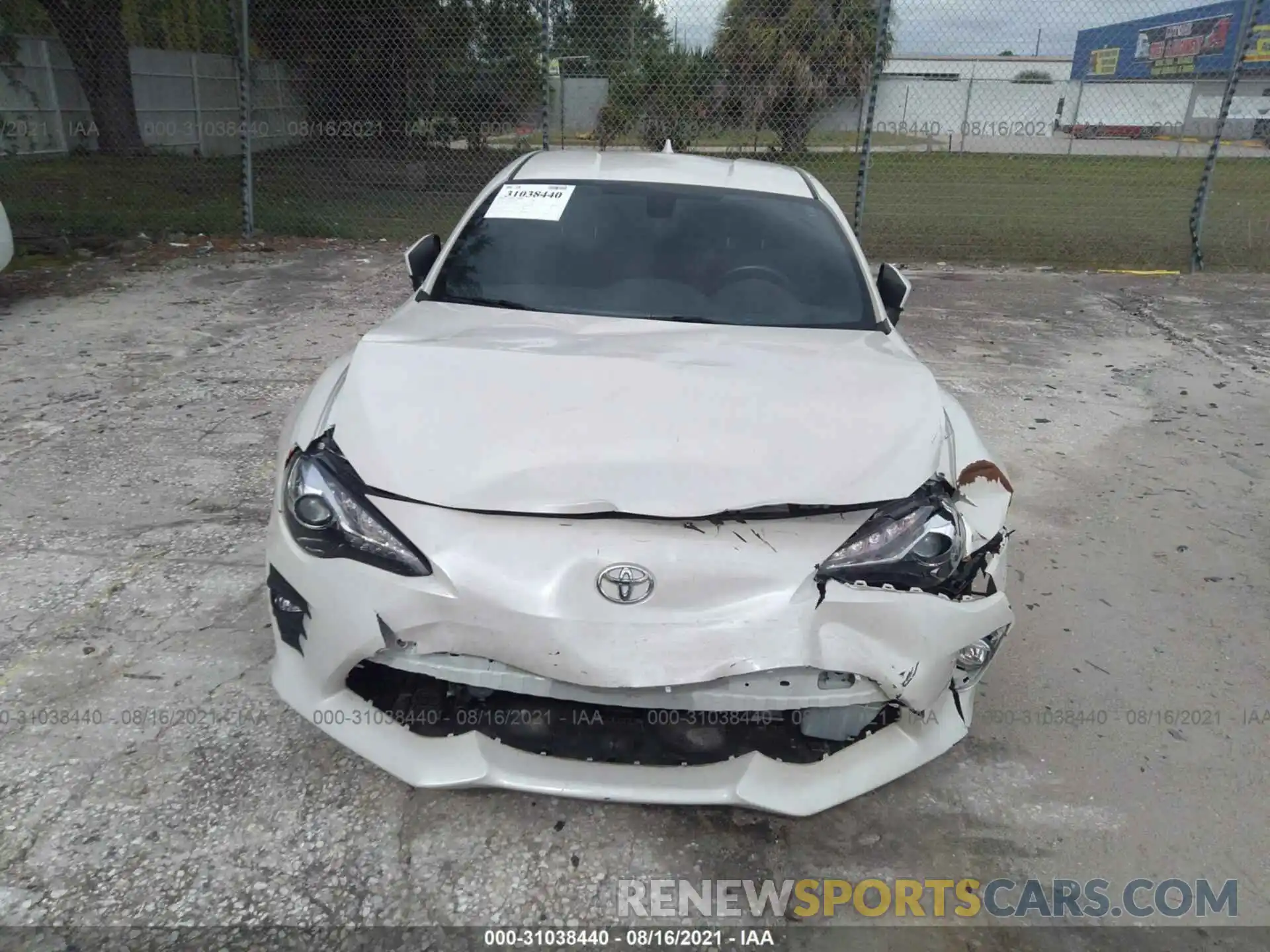 6 Photograph of a damaged car JF1ZNAE11K9703255 TOYOTA 86 2019