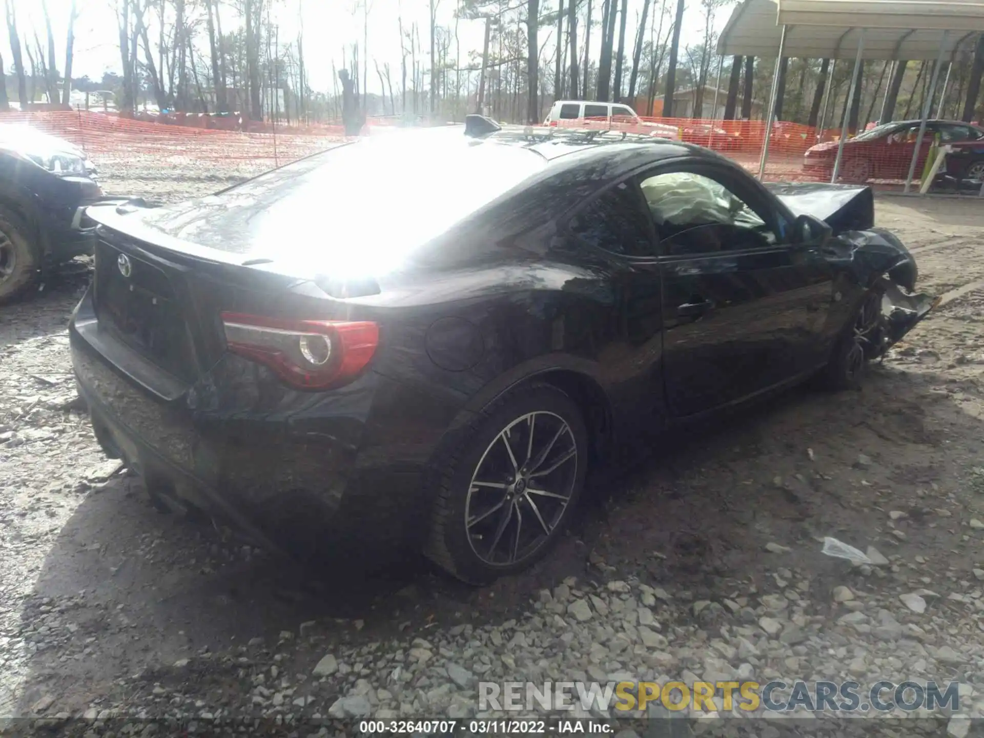 4 Фотография поврежденного автомобиля JF1ZNAE12K9700381 TOYOTA 86 2019