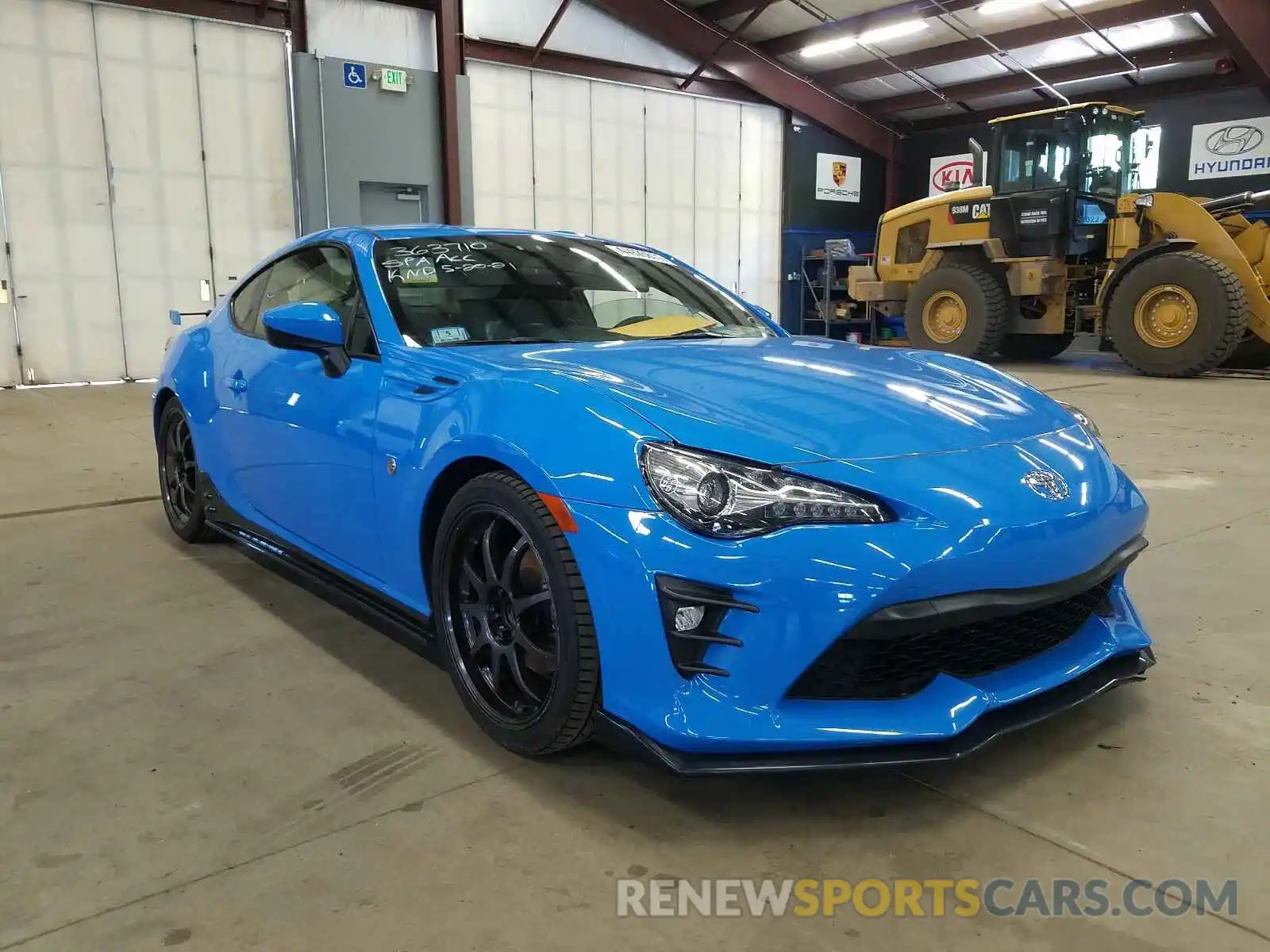 1 Photograph of a damaged car JF1ZNAE13K9702799 TOYOTA 86 2019