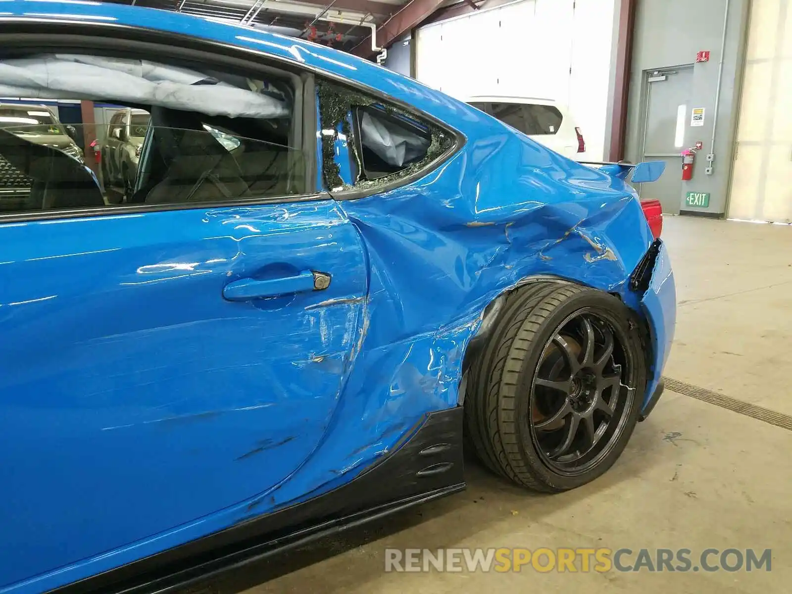 9 Photograph of a damaged car JF1ZNAE13K9702799 TOYOTA 86 2019