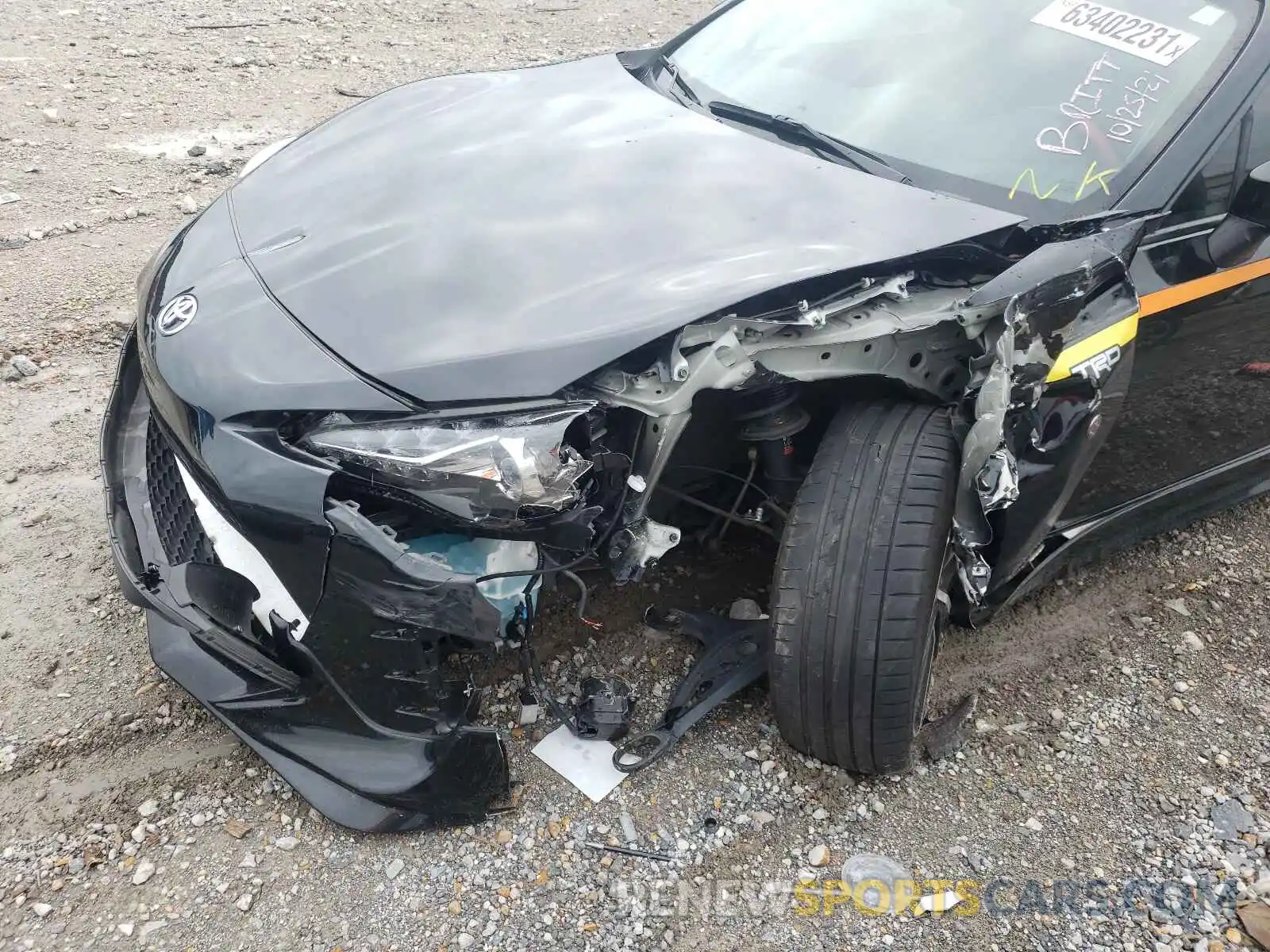 9 Photograph of a damaged car JF1ZNAE15K9702724 TOYOTA 86 2019