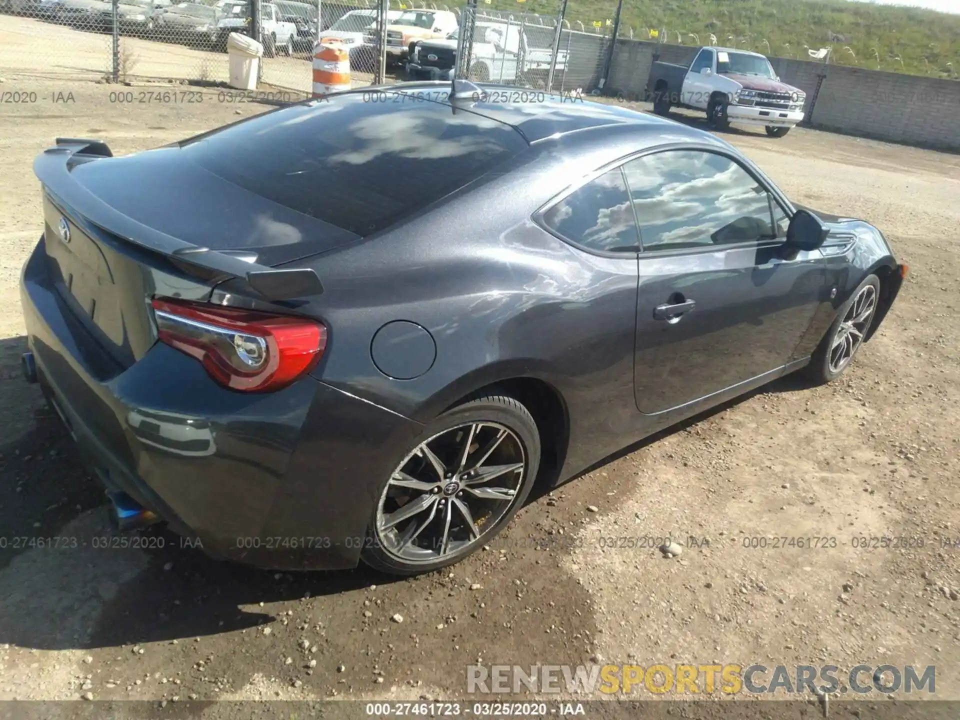 4 Фотография поврежденного автомобиля JF1ZNAE17K8701399 TOYOTA 86 2019