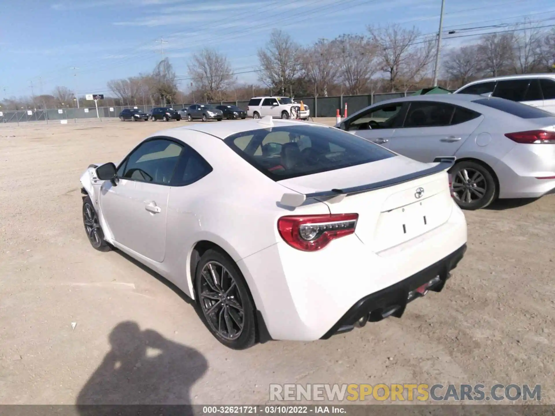 3 Photograph of a damaged car JF1ZNAE17K9703342 TOYOTA 86 2019