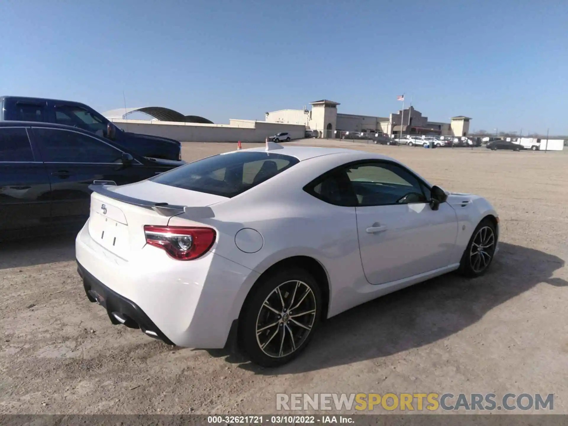 4 Photograph of a damaged car JF1ZNAE17K9703342 TOYOTA 86 2019