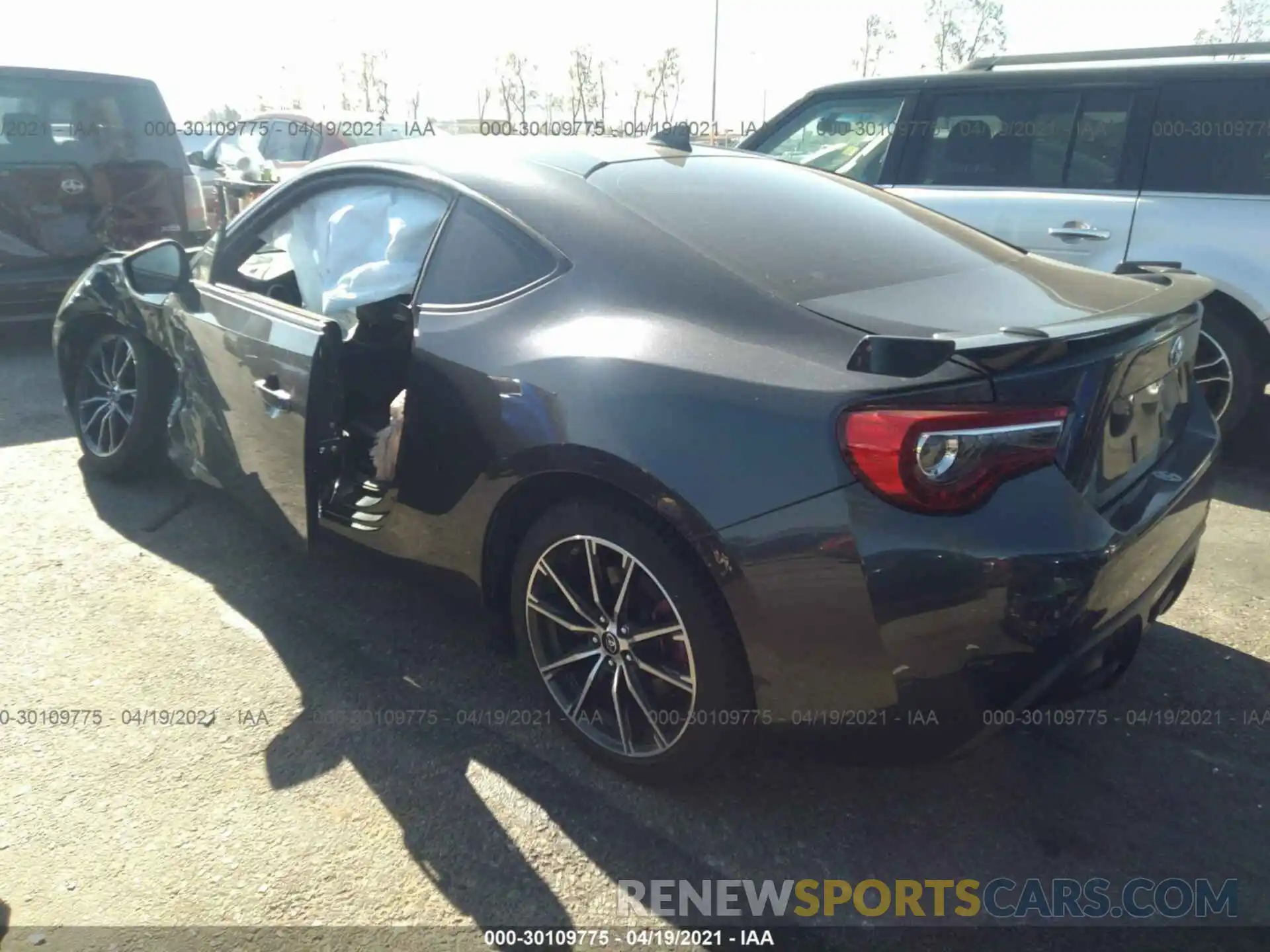 3 Photograph of a damaged car JF1ZNAE19K8703011 TOYOTA 86 2019